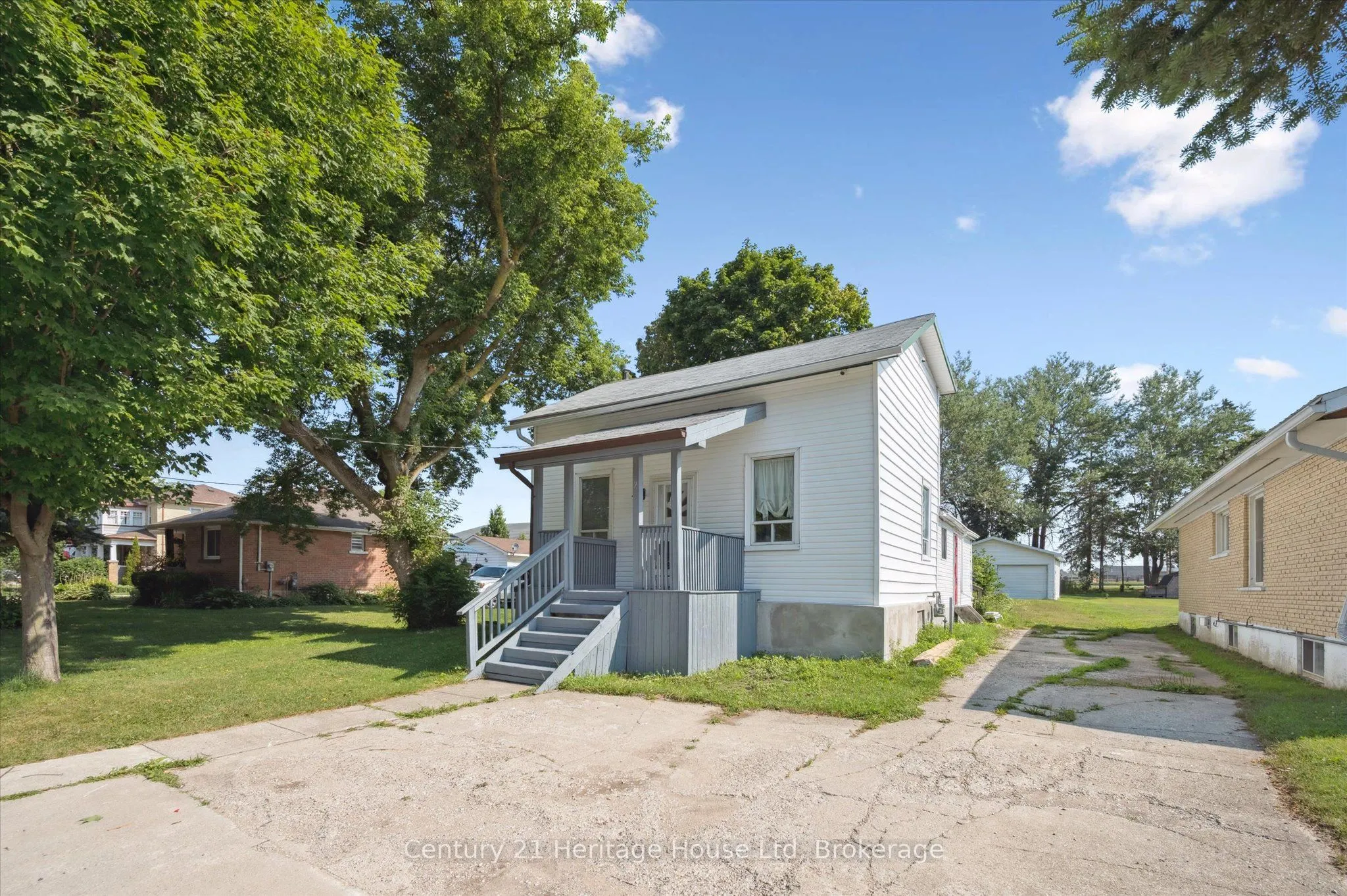 230 Egremont Street S