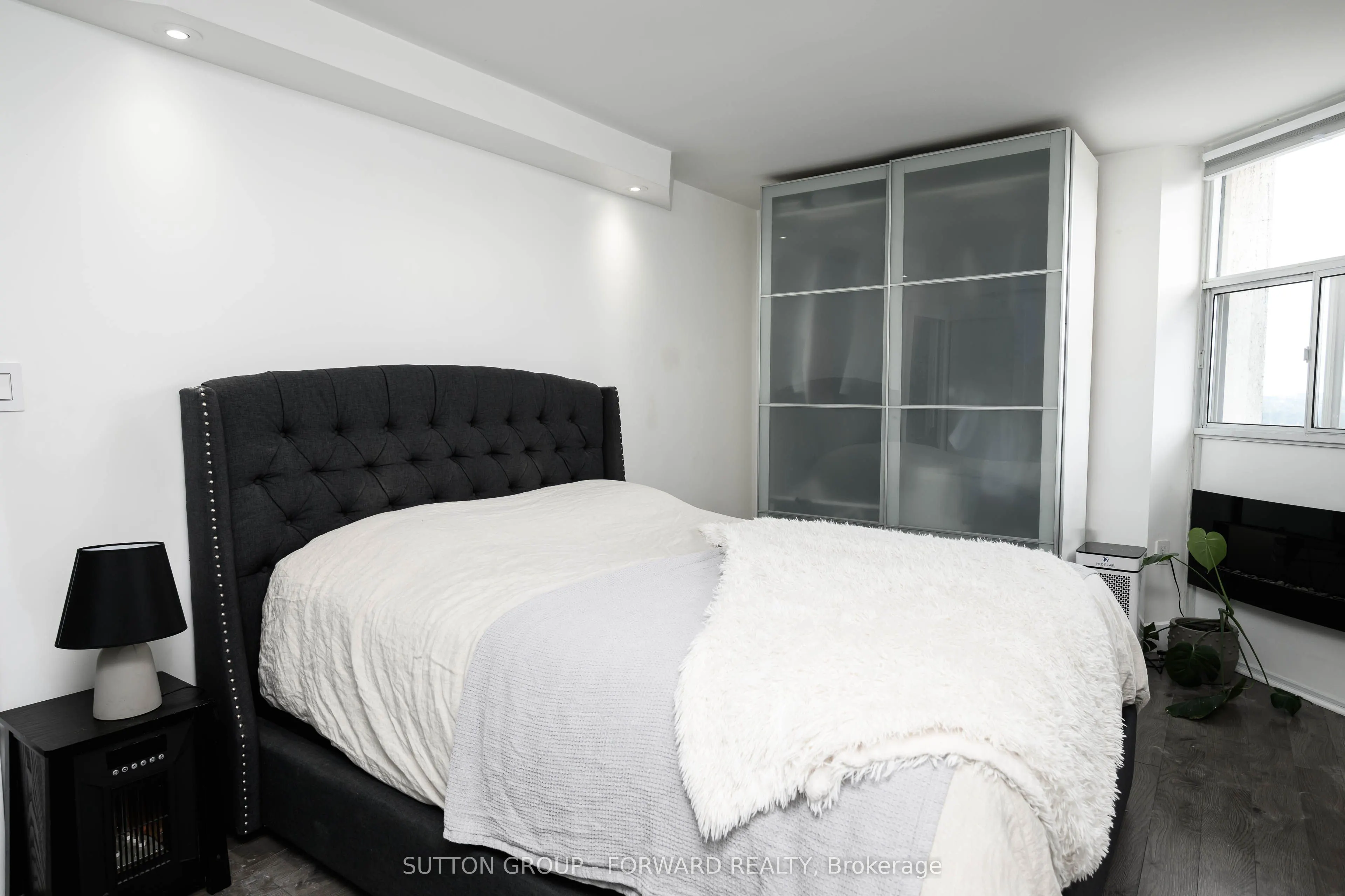 323 Colborne Street, #2701