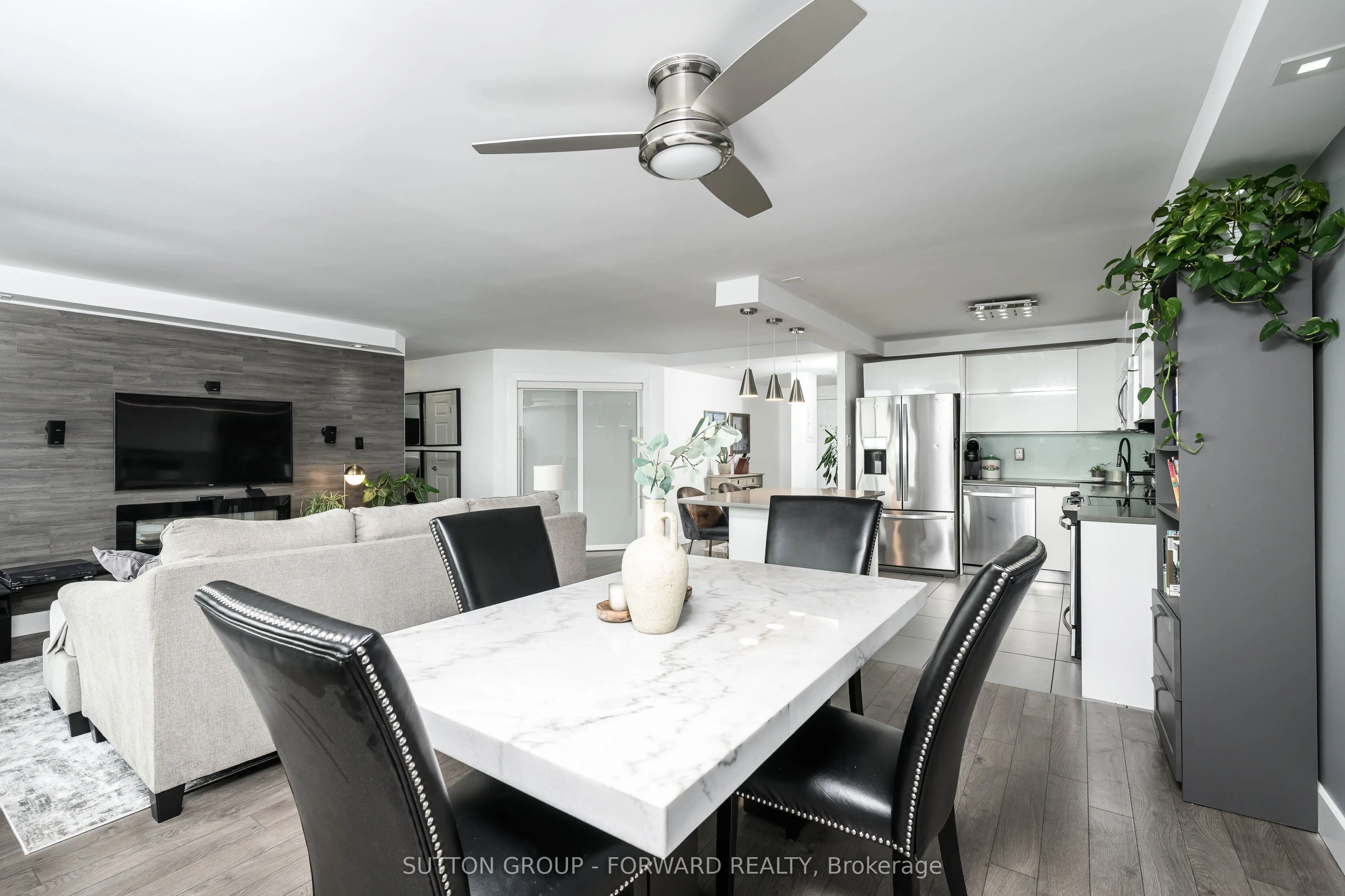 323 Colborne Street, #2701