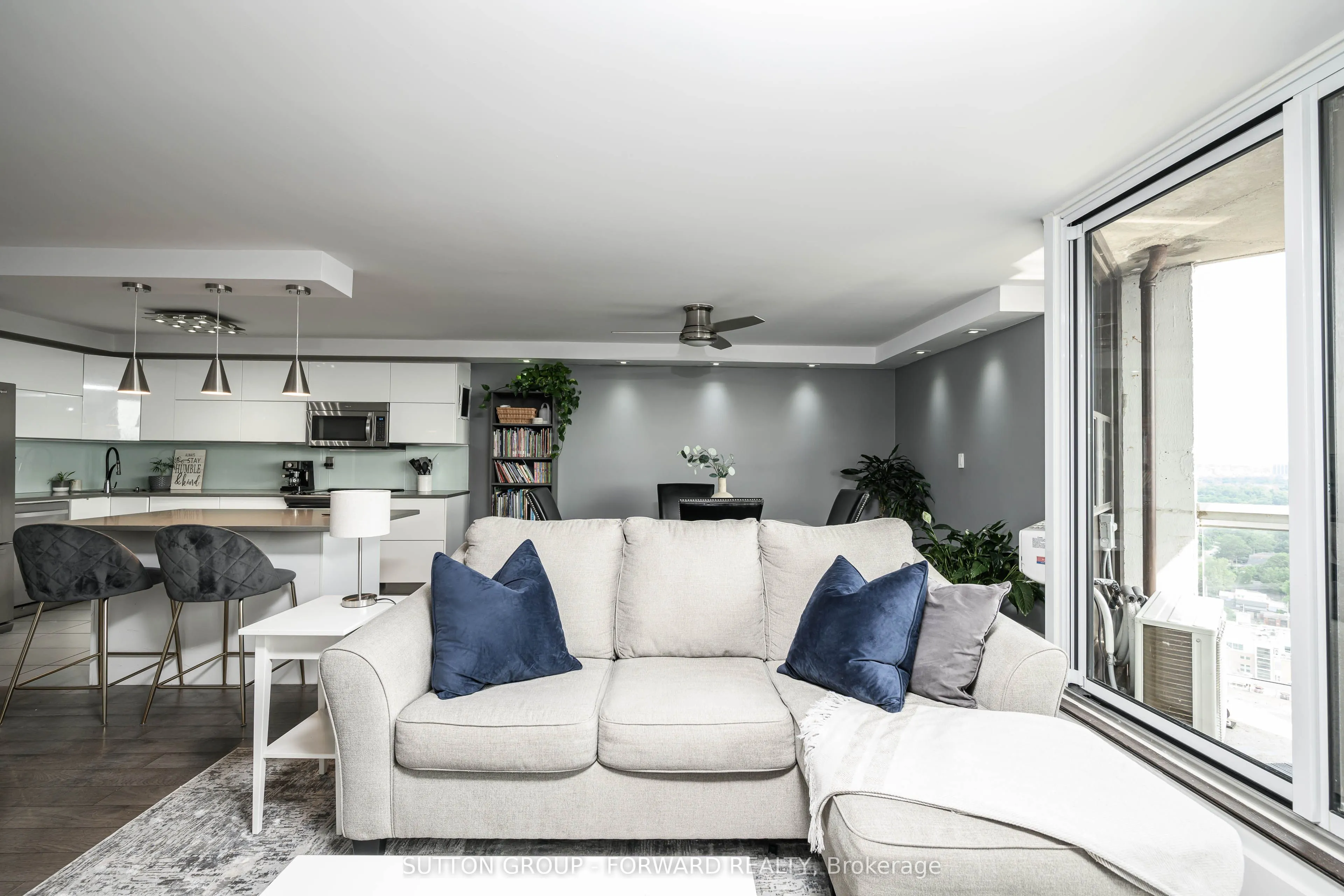 323 Colborne Street, #2701