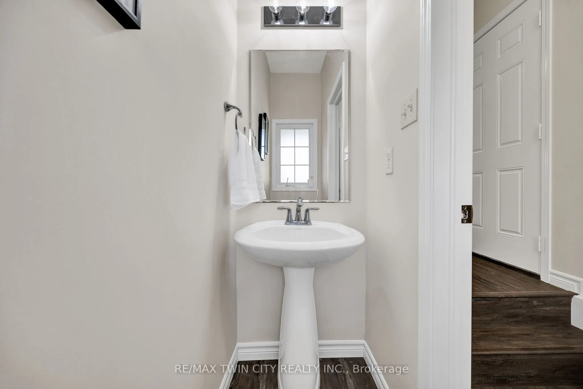 252 Countrystone Crescent