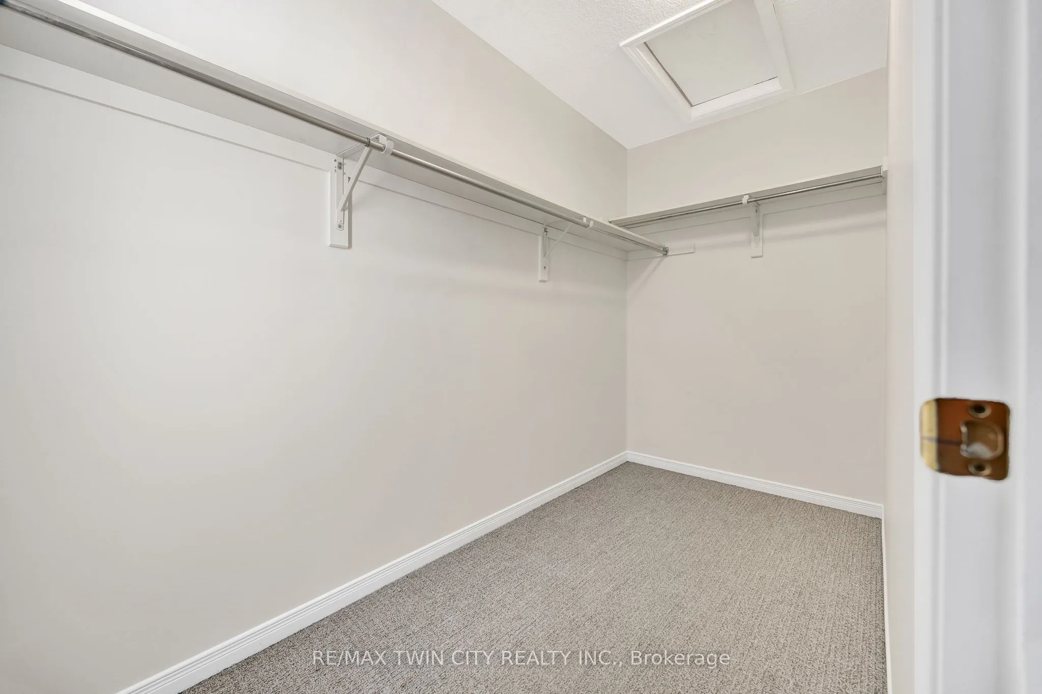 252 Countrystone Crescent