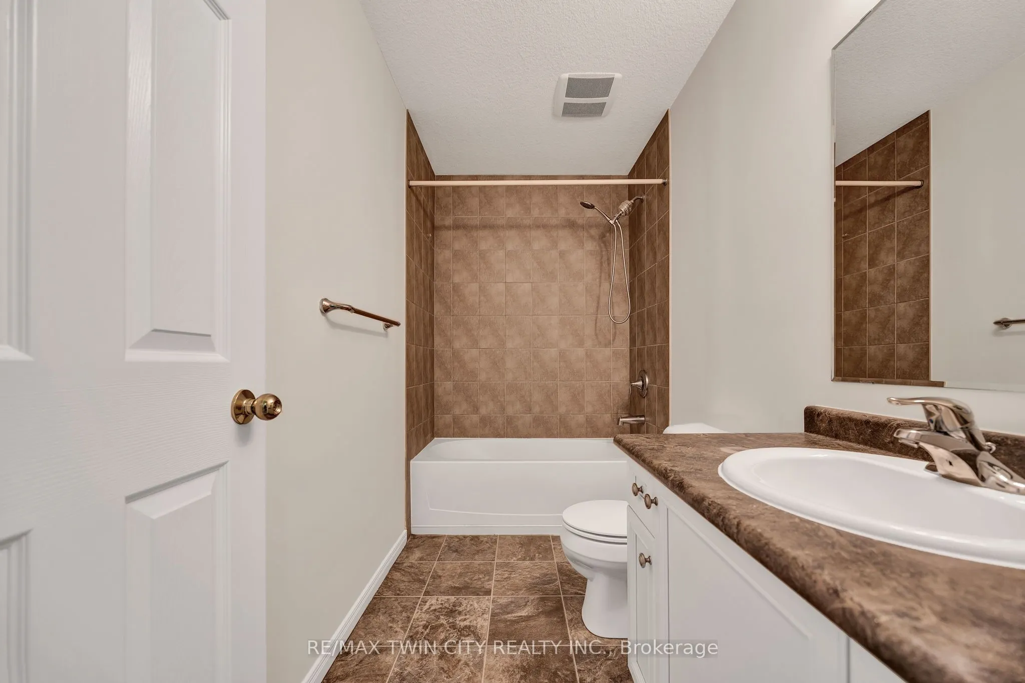 252 Countrystone Crescent