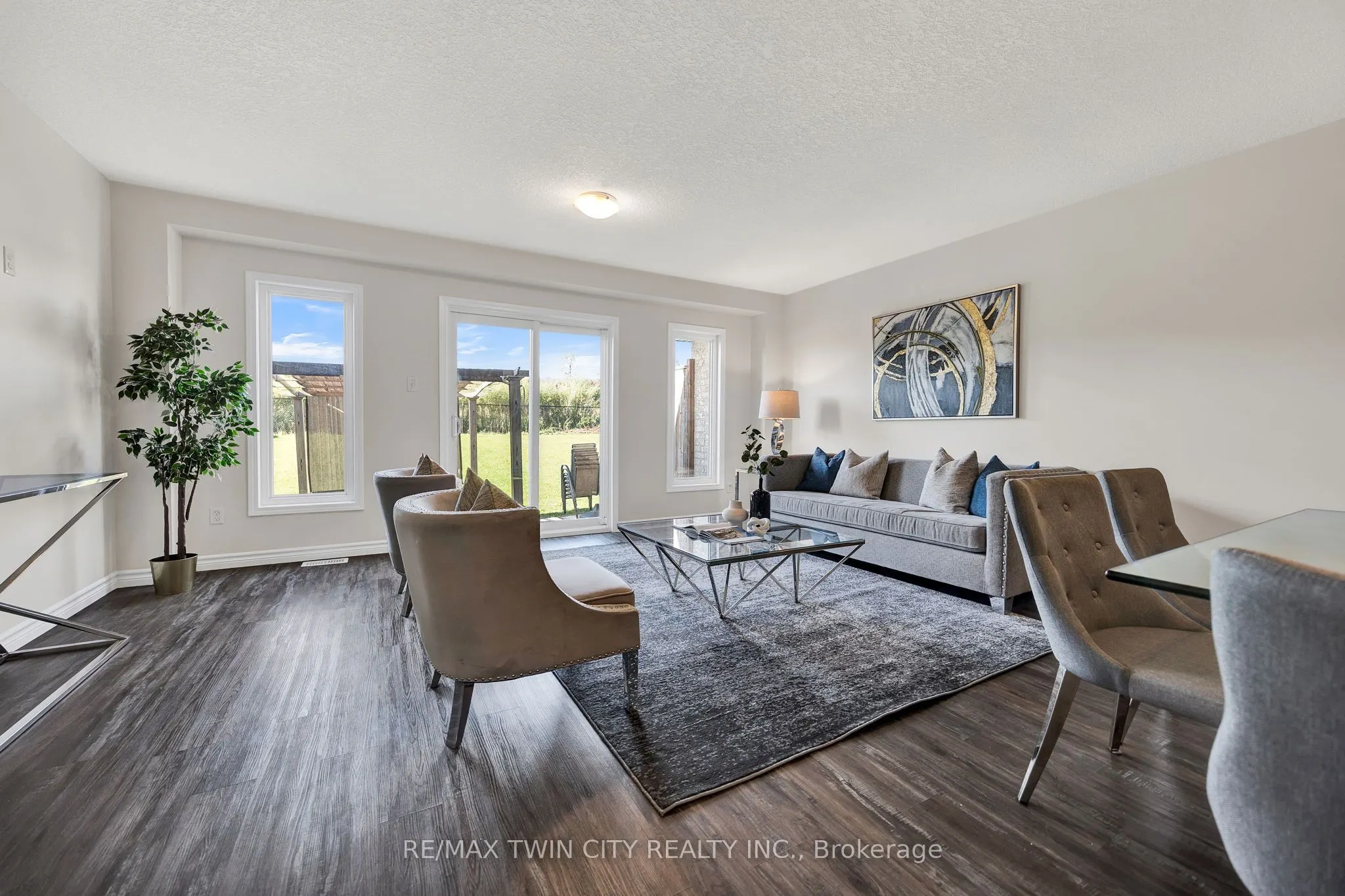 252 Countrystone Crescent