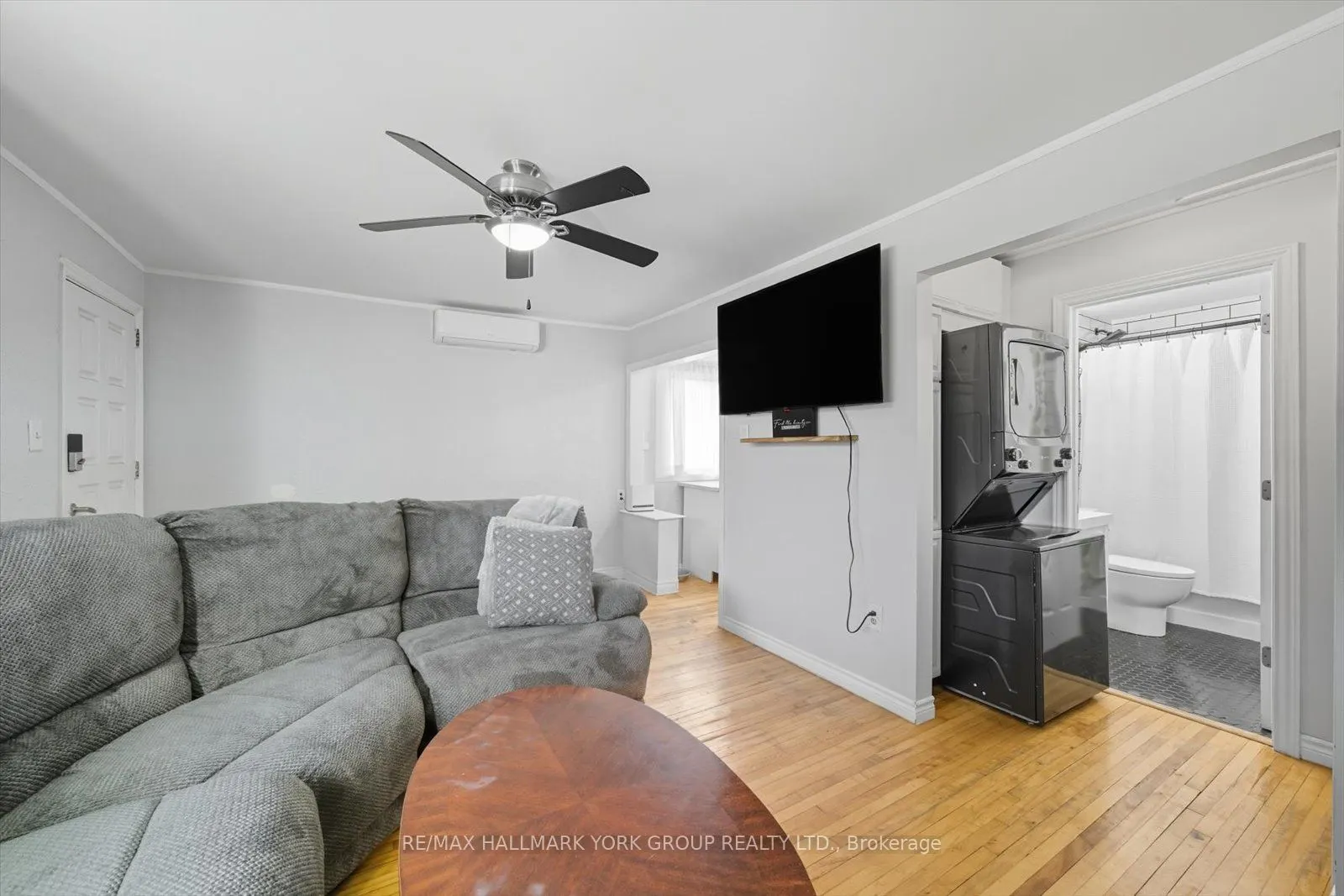 24 Churchill Crescent