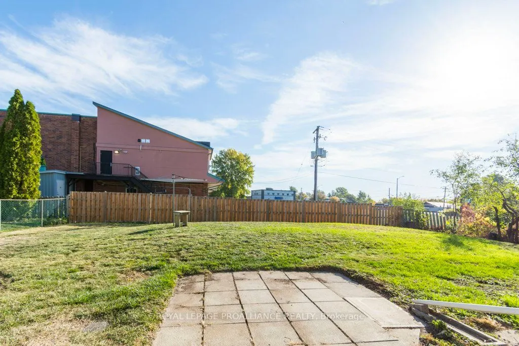 18 Holmes Road