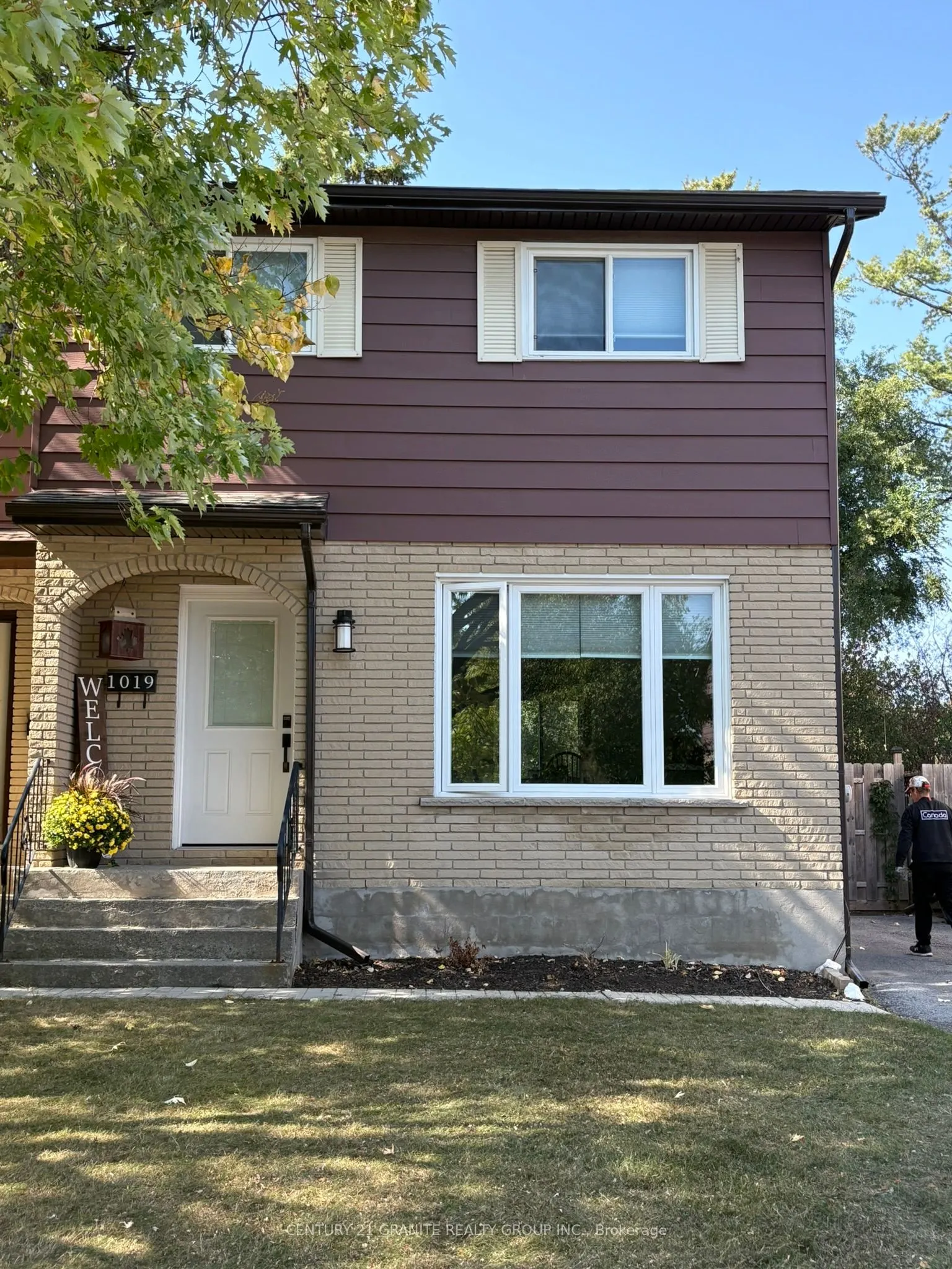 1019 Sprucewood Crescent