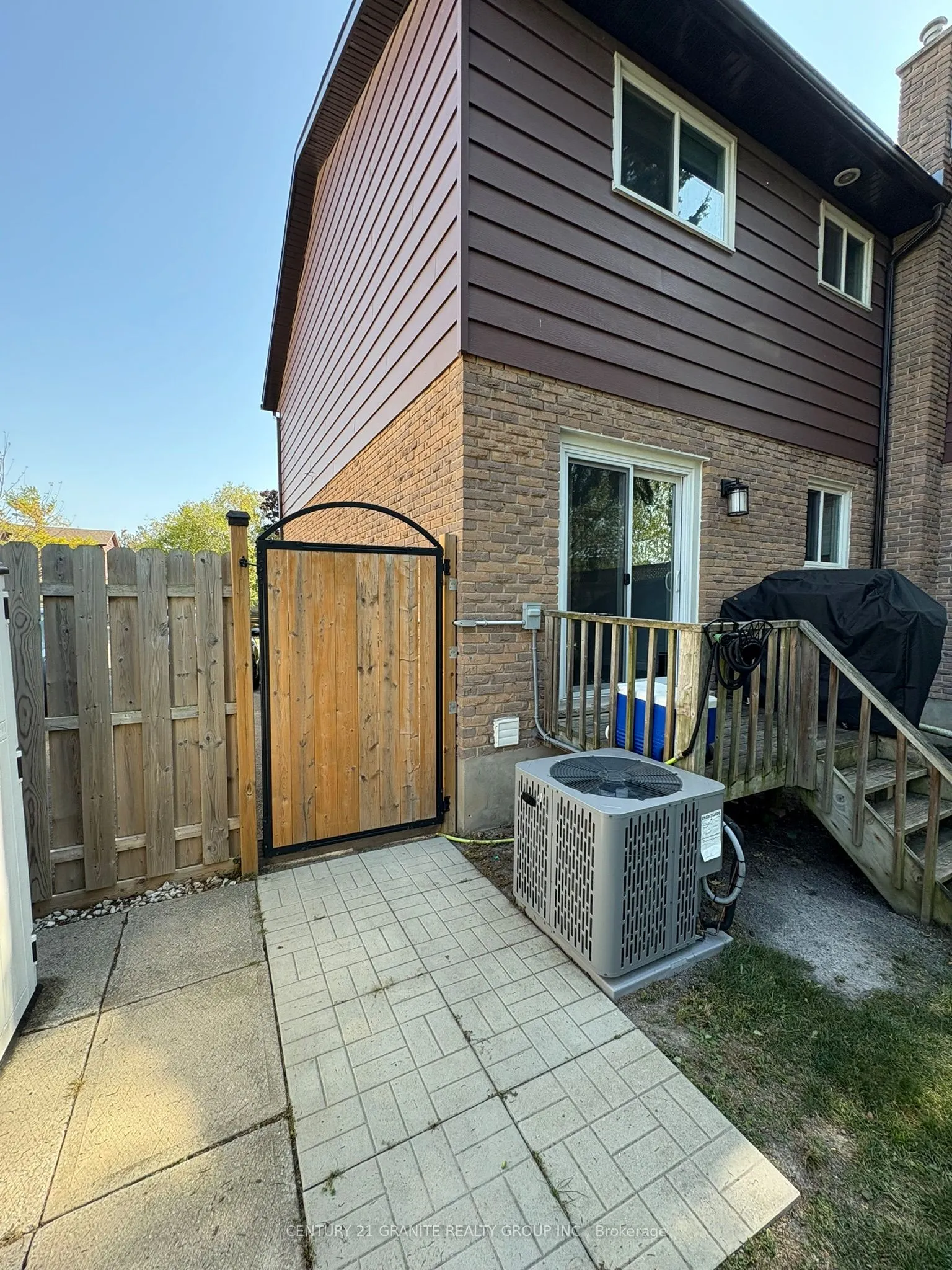 1019 Sprucewood Crescent