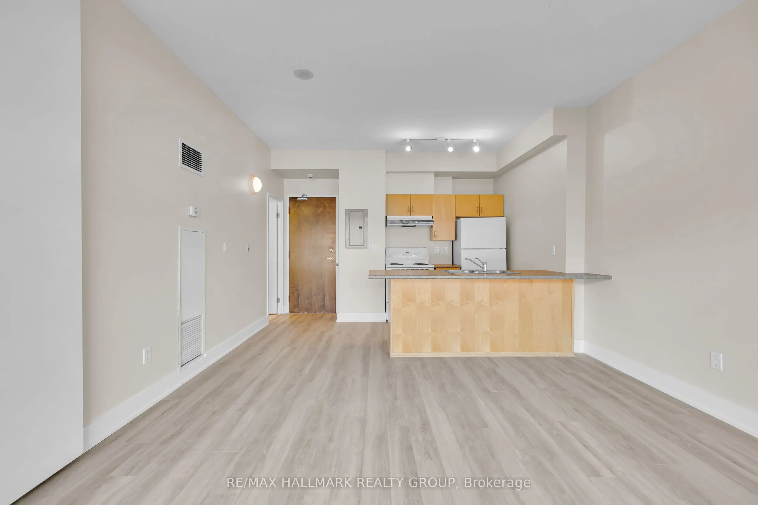 180 York Street, #210