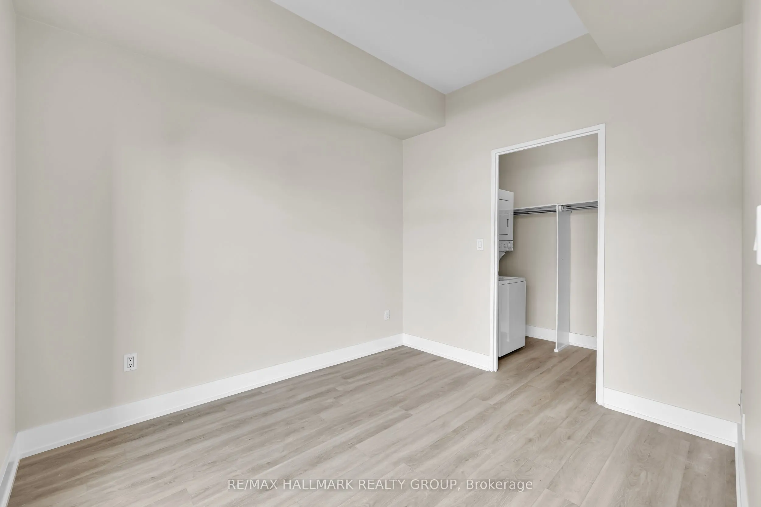 180 York Street, #210
