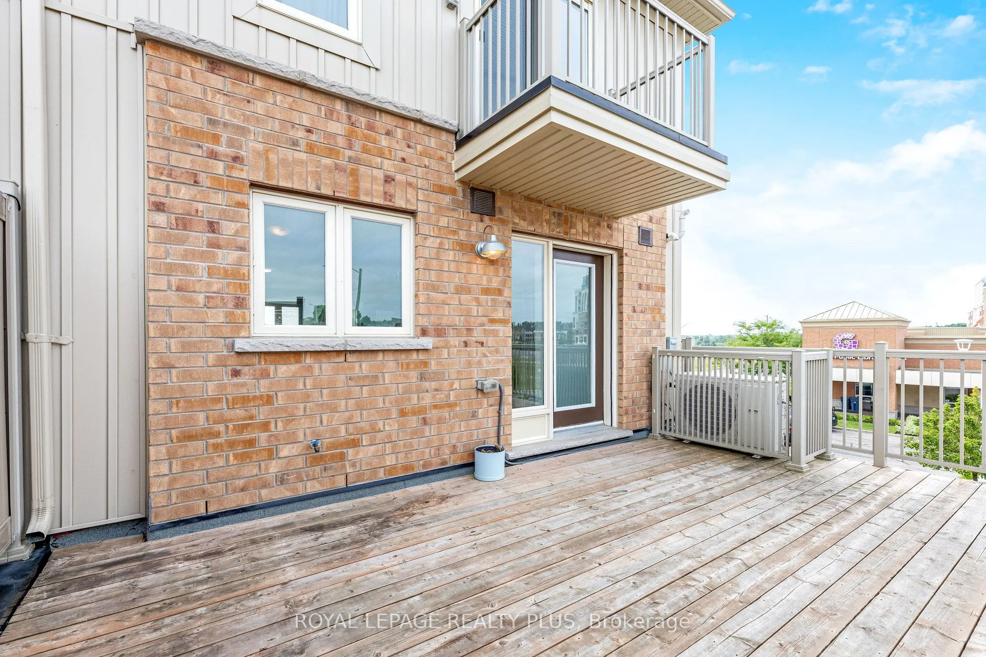 120 Watson Parkway N, #1