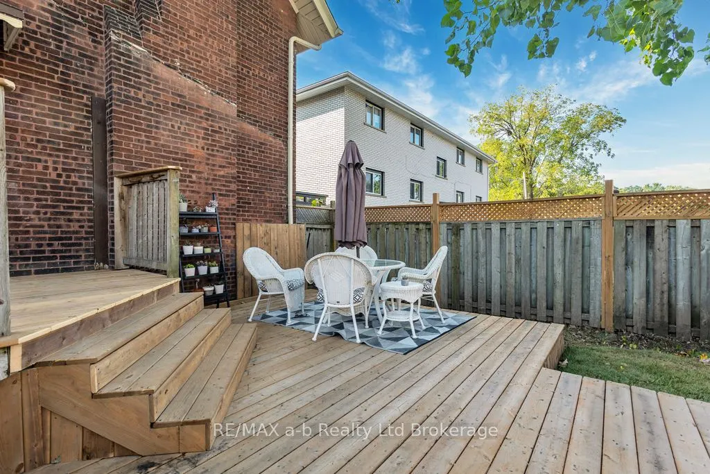 115 Winniett Street