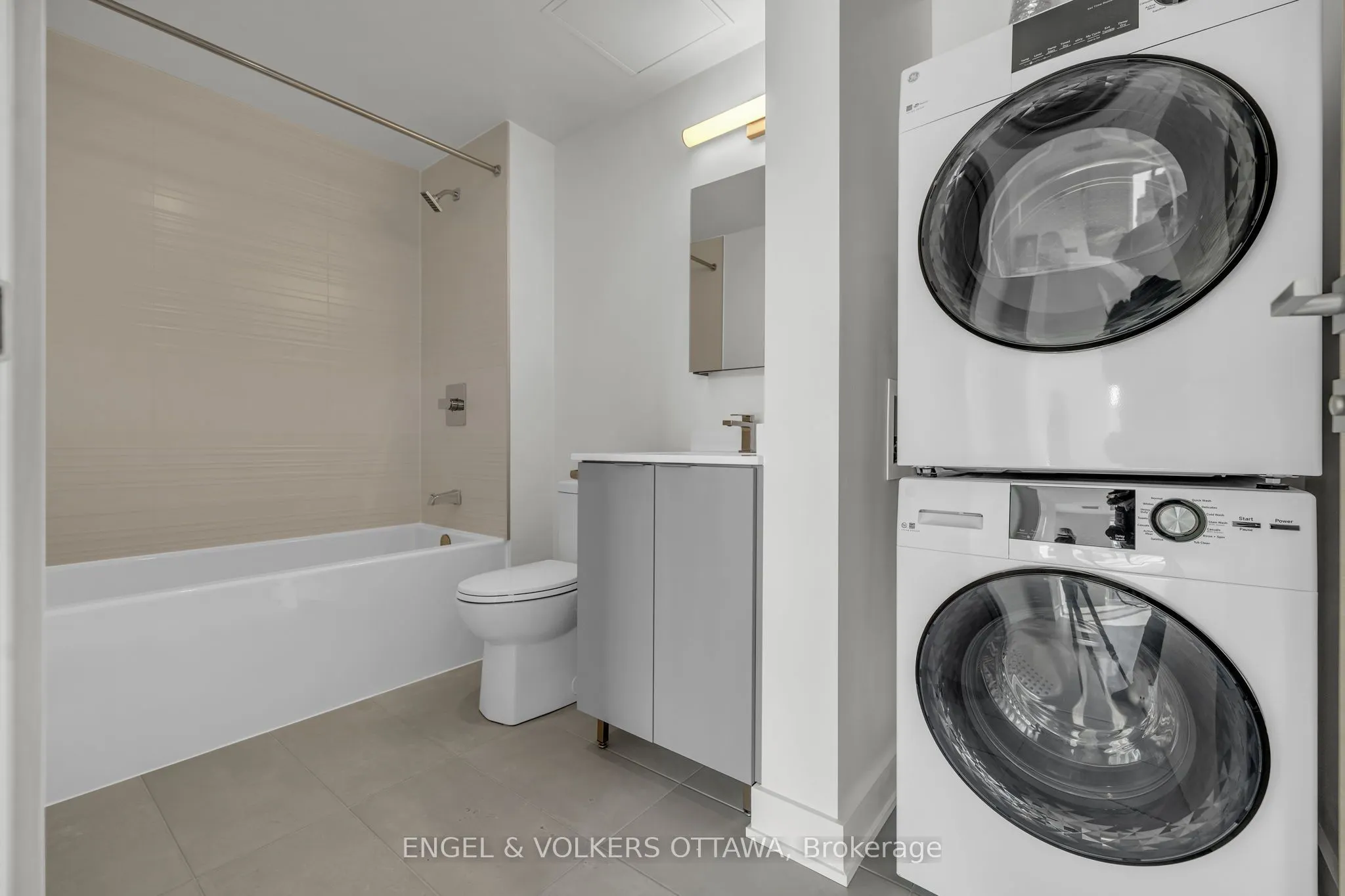 199 Rideau Street, #2411