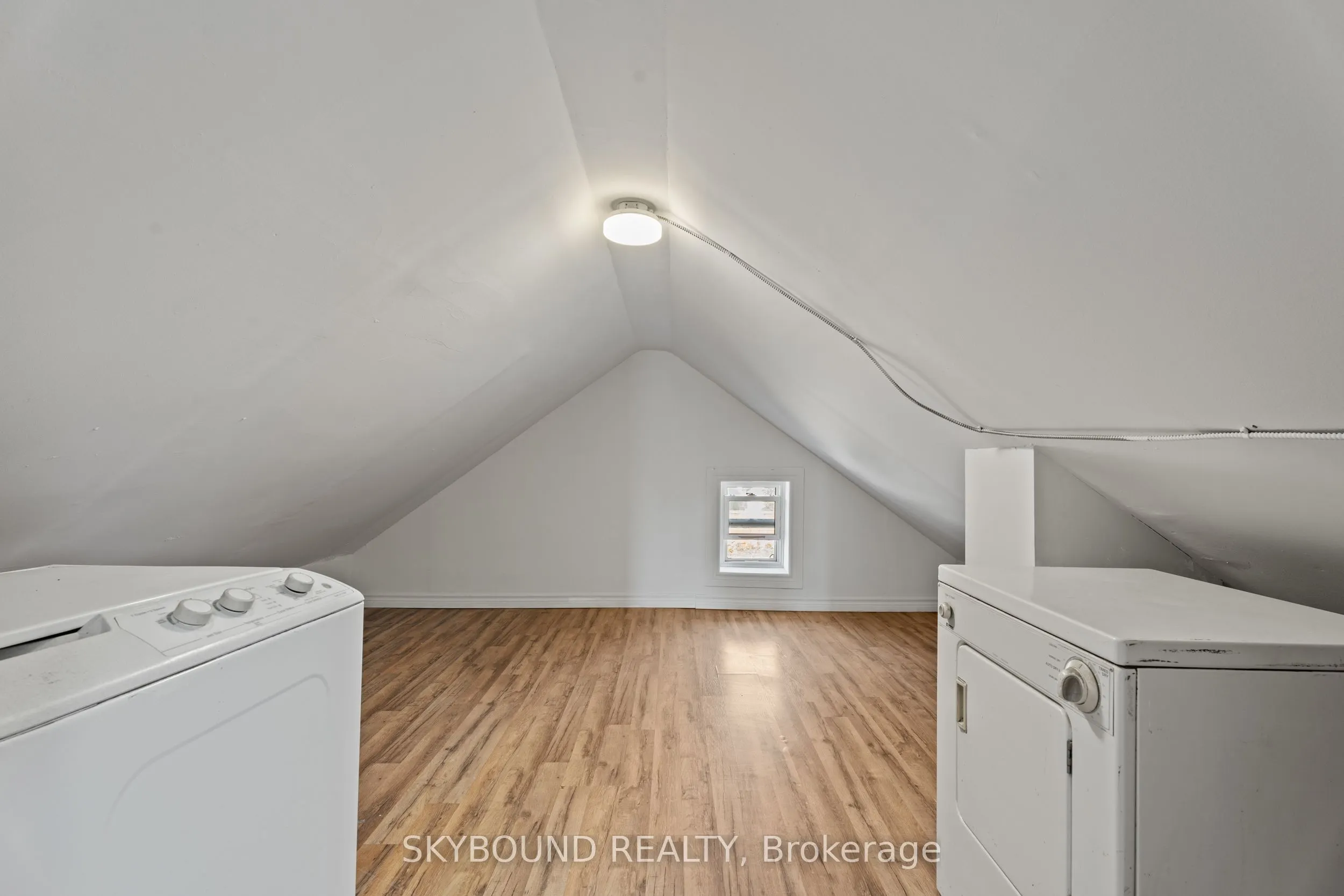 65 Colborne Street W