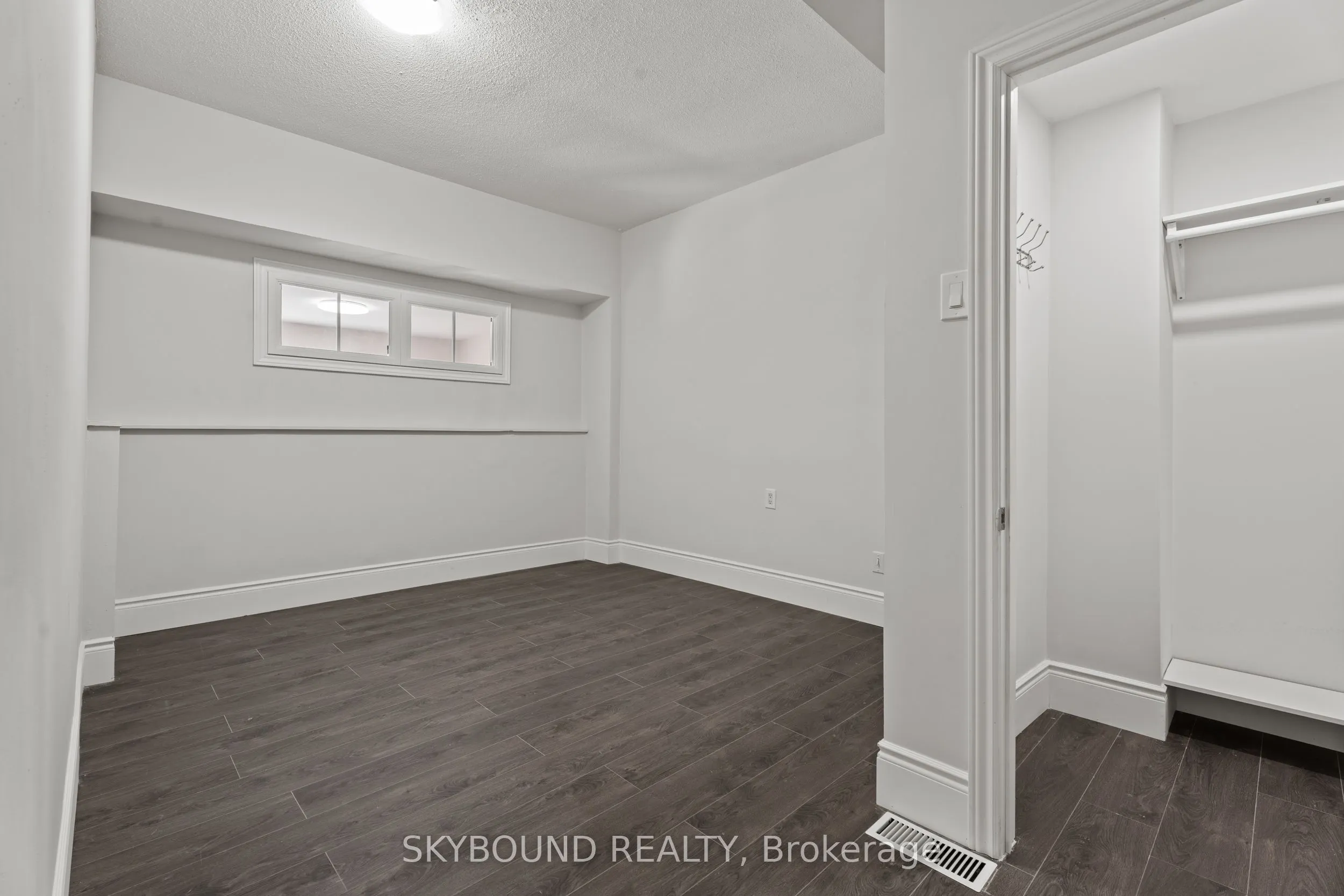 65 Colborne Street W