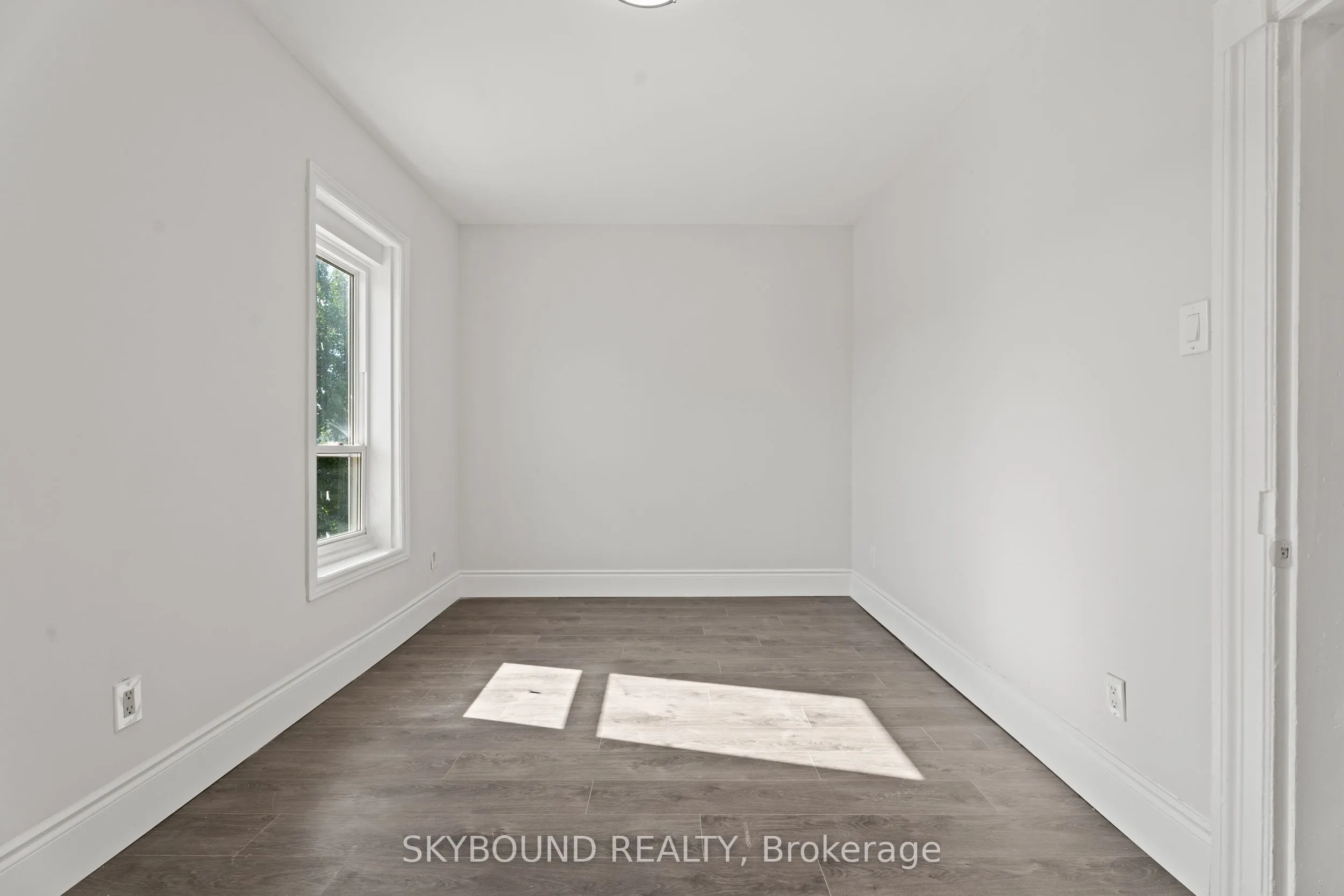 65 Colborne Street W