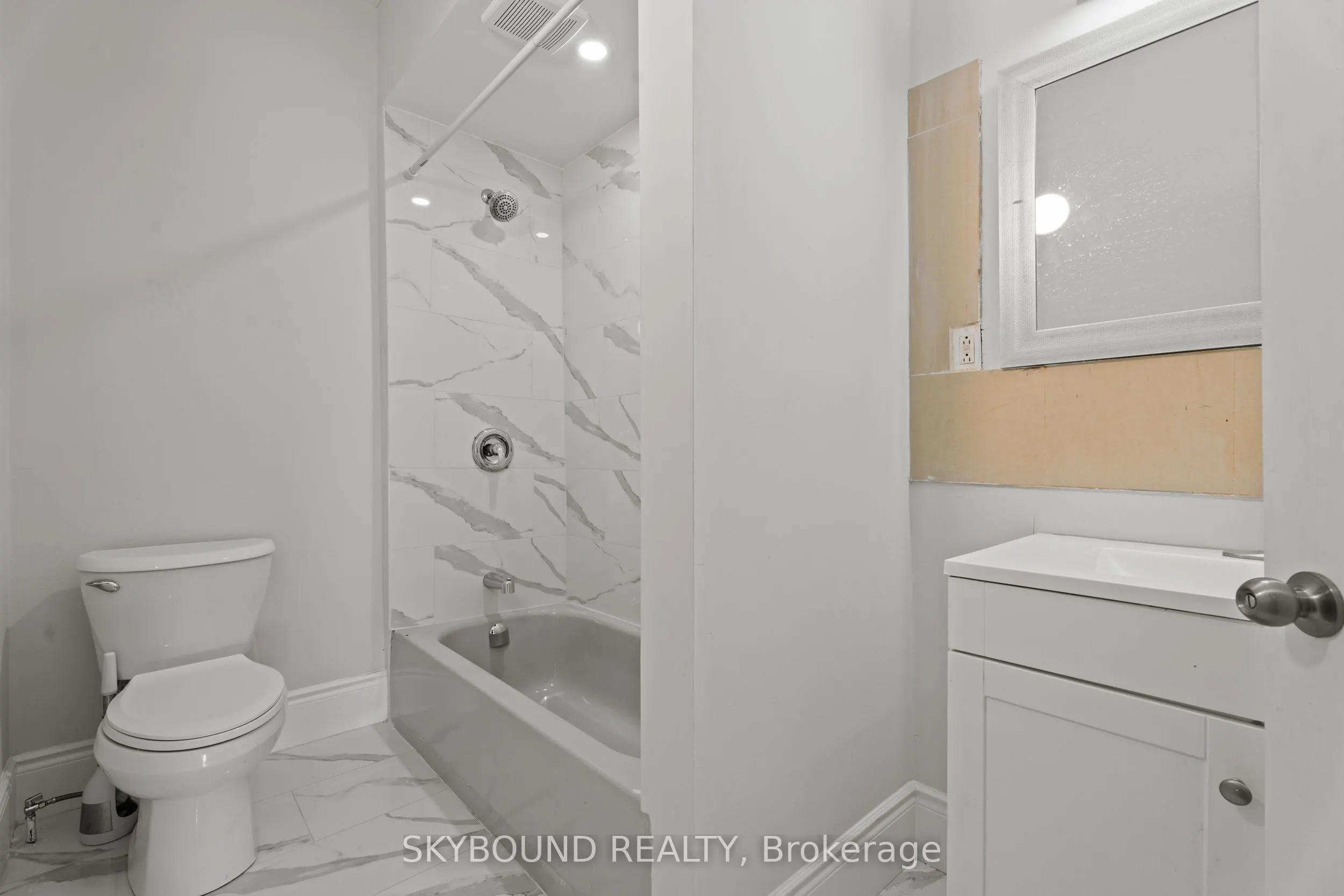 65 Colborne Street W