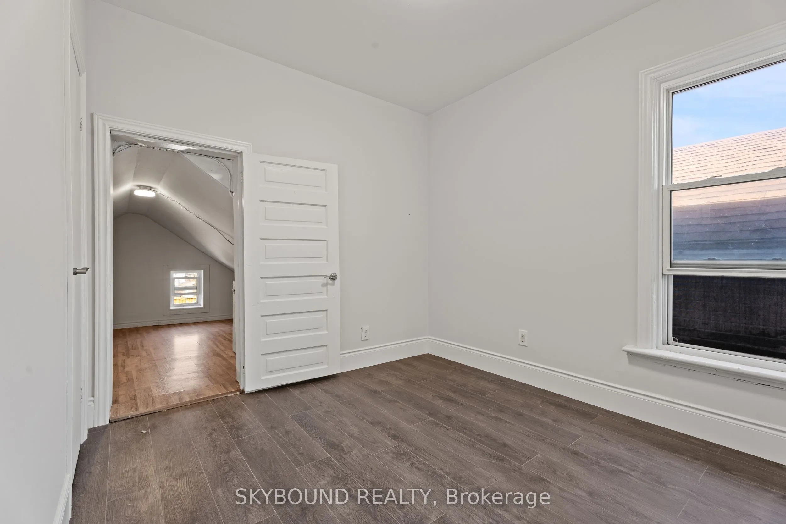 65 Colborne Street W