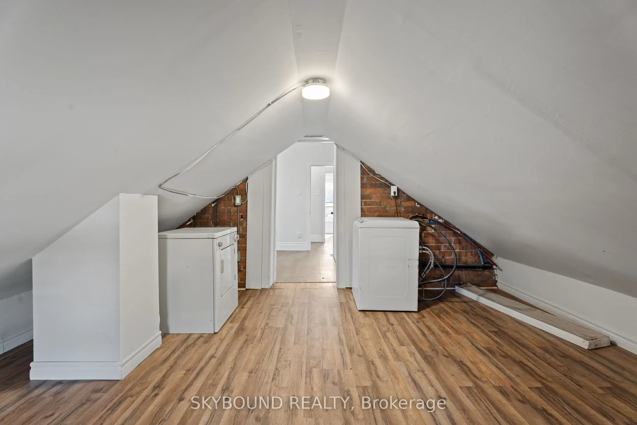 65 Colborne Street W