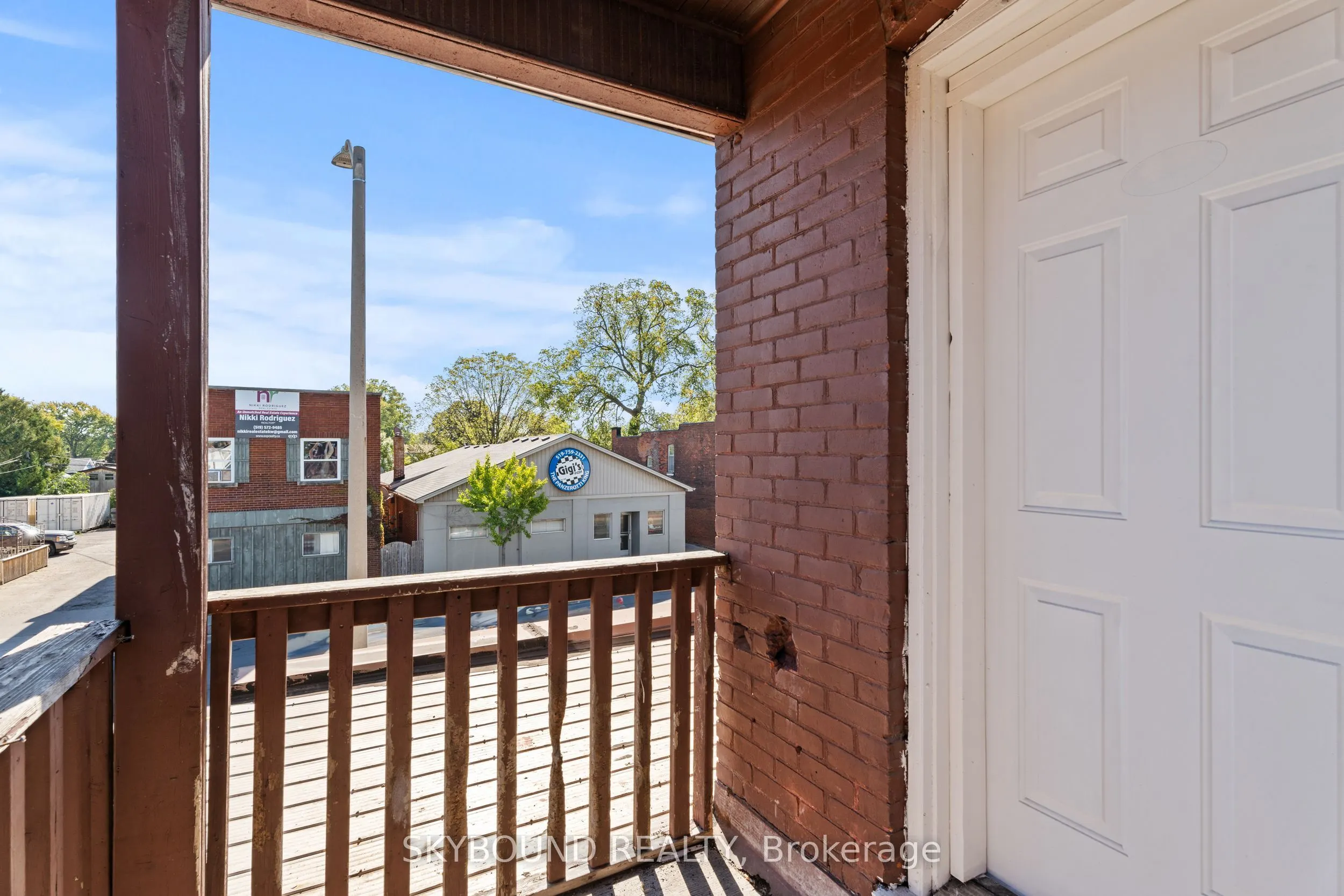 65 Colborne Street W