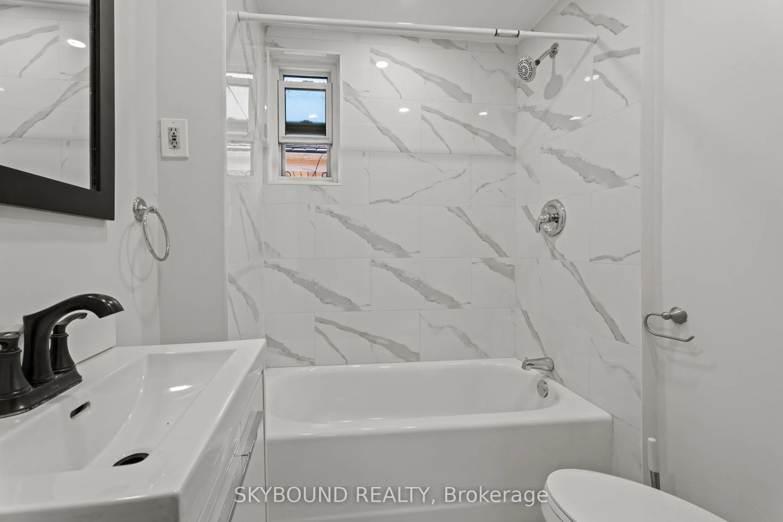 65 Colborne Street W