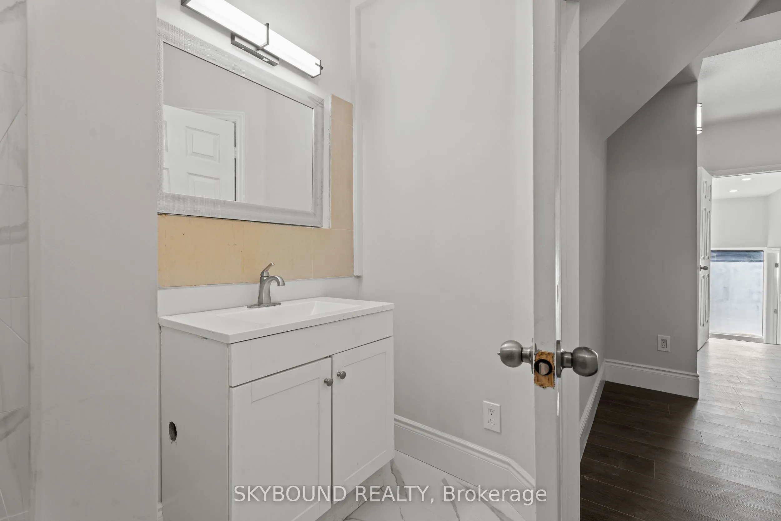 65 Colborne Street W