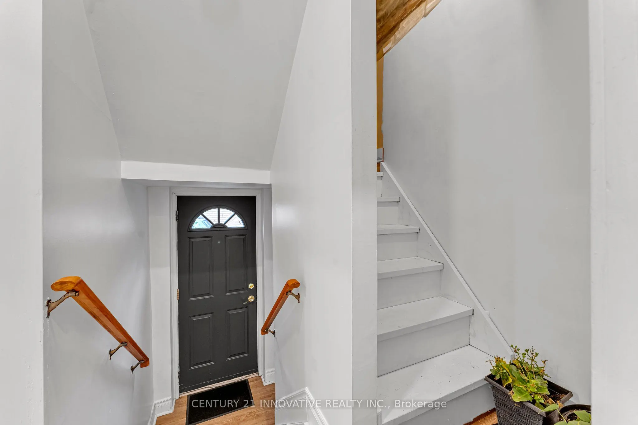39 Delena Avenue N