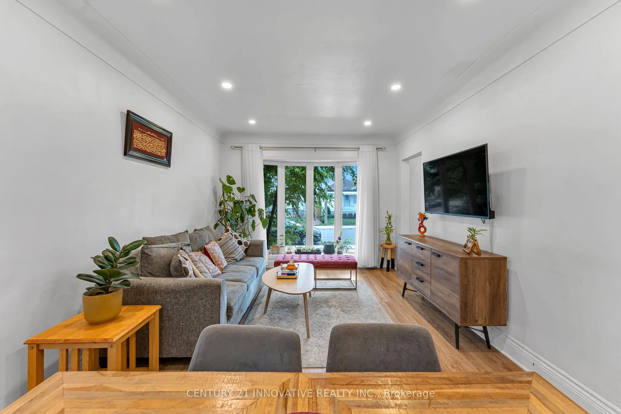 39 Delena Avenue N
