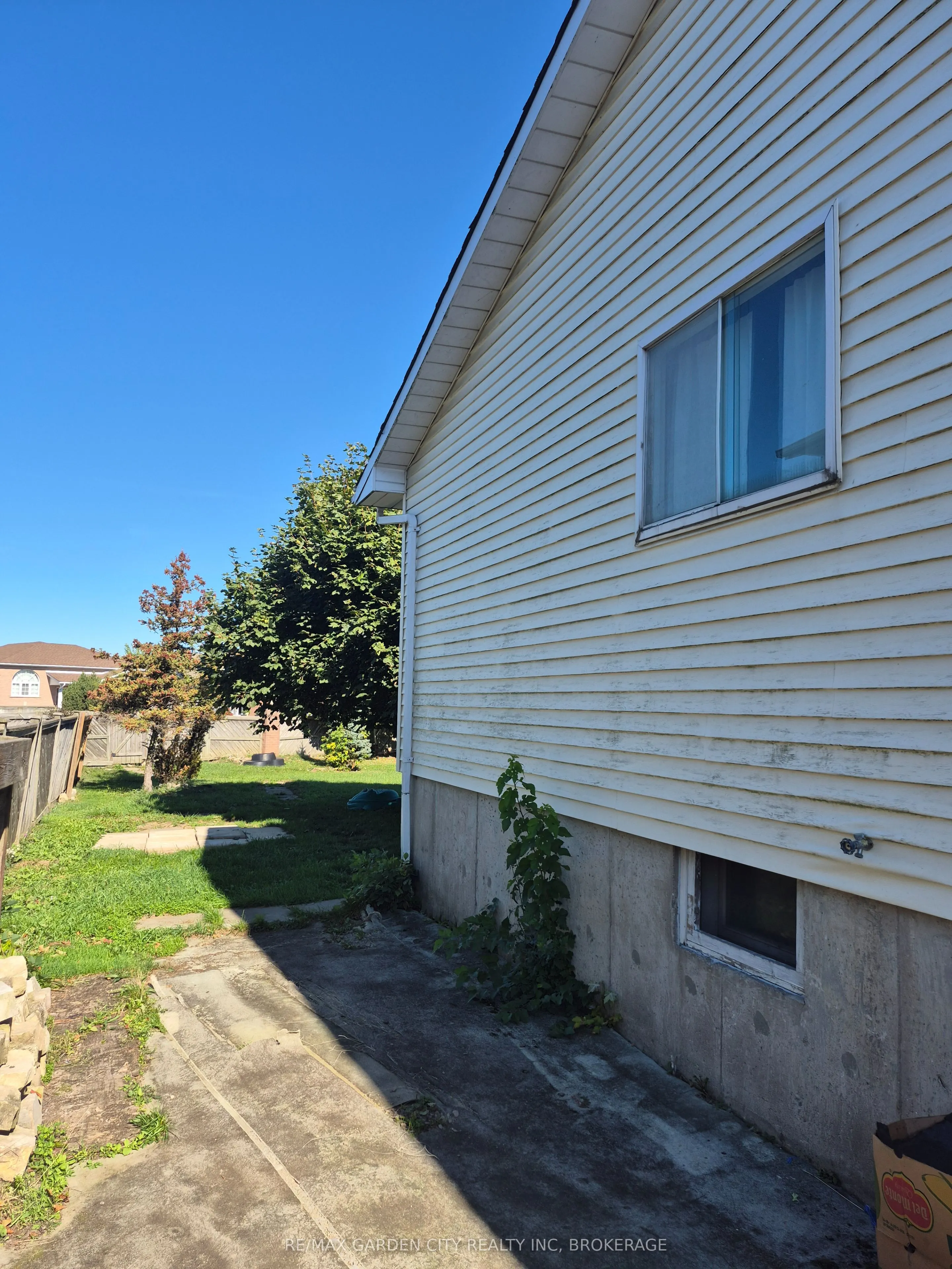 74 Commerford Street
