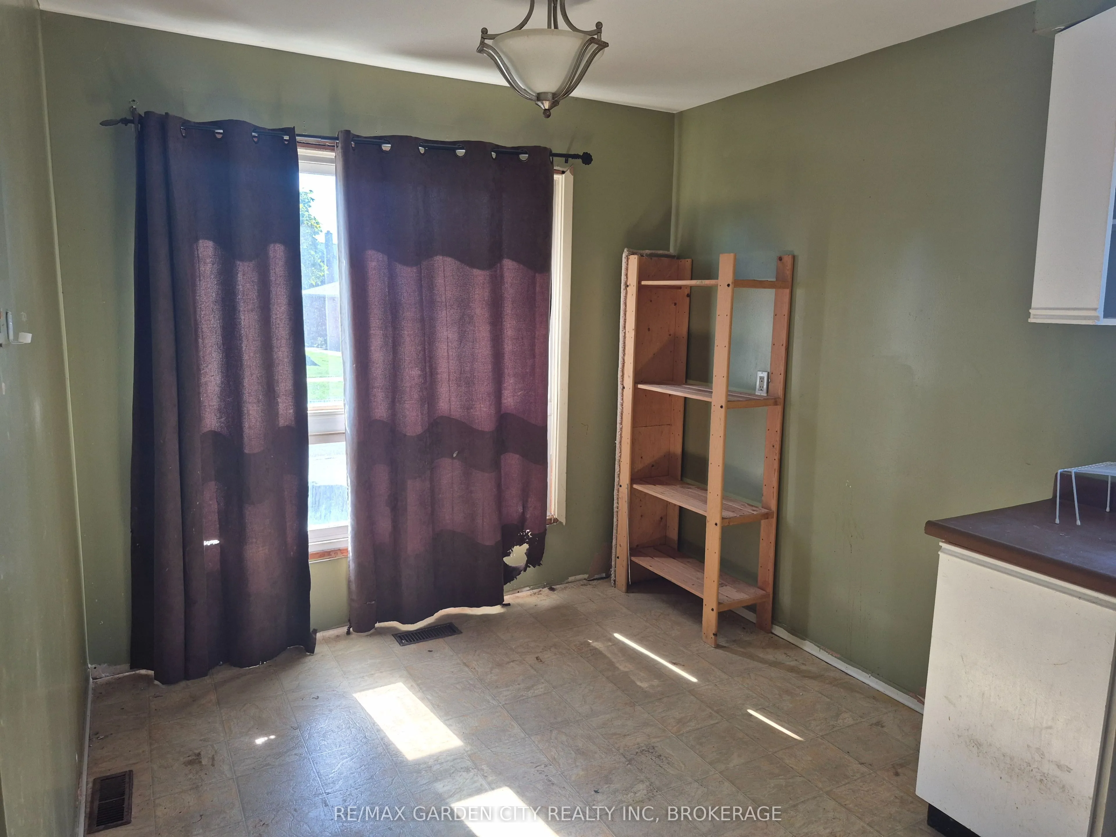 74 Commerford Street