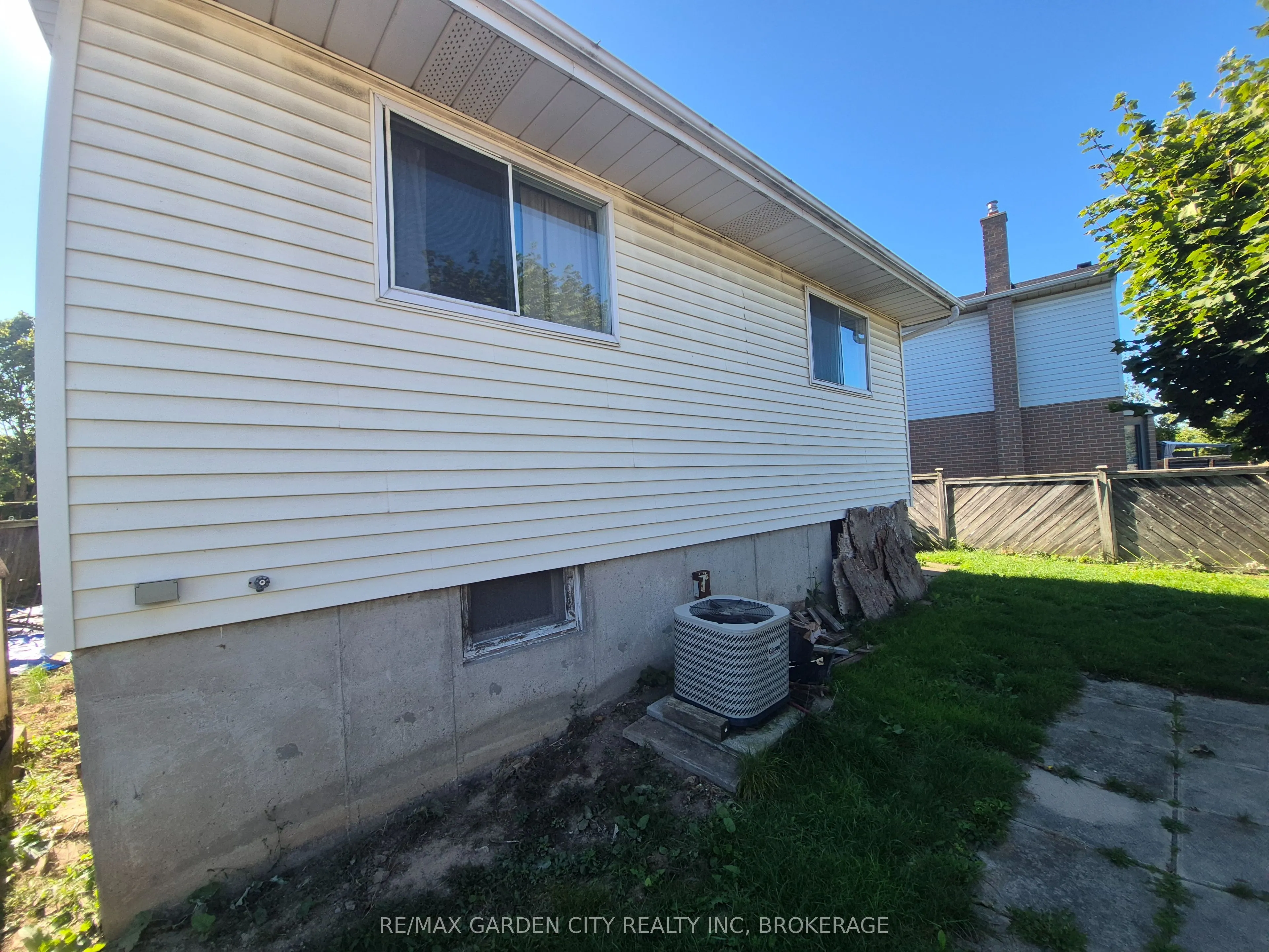 74 Commerford Street