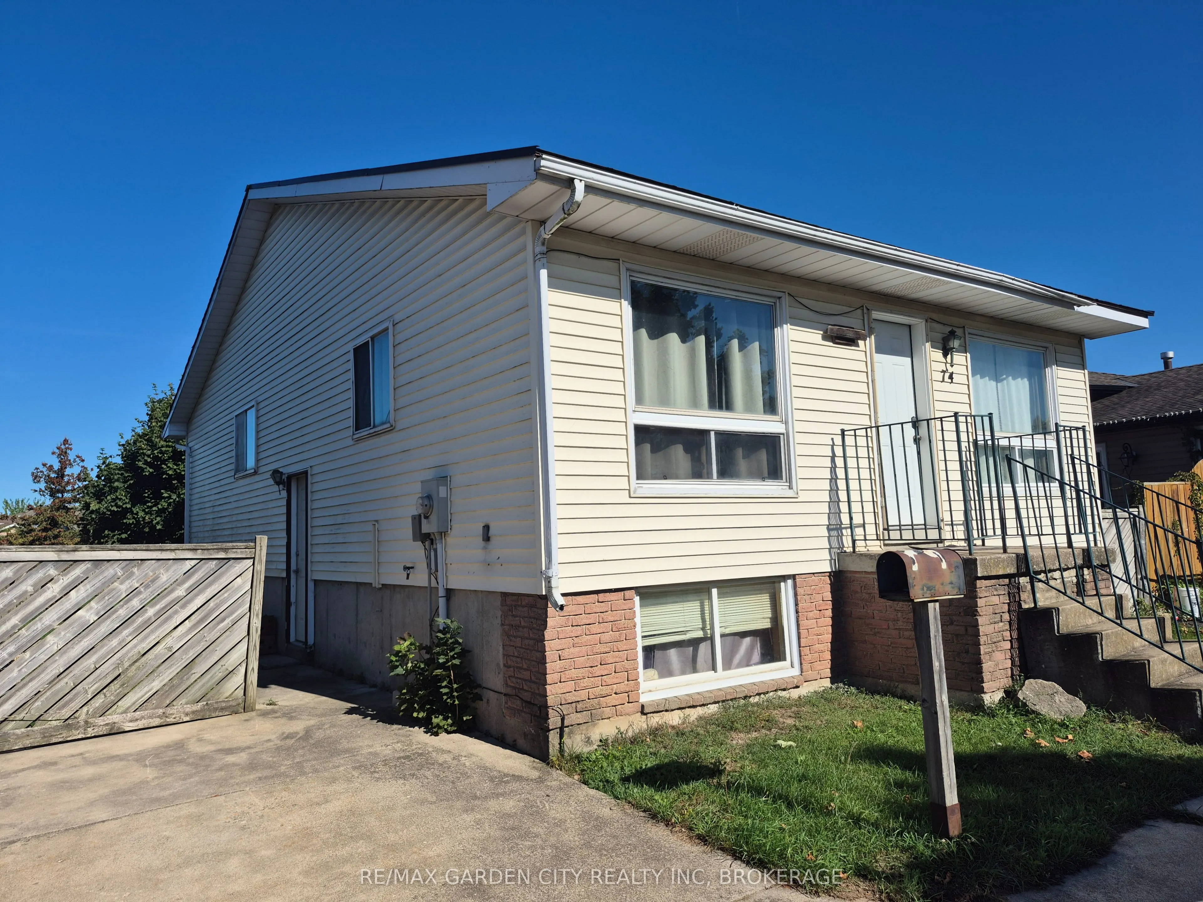 74 Commerford Street