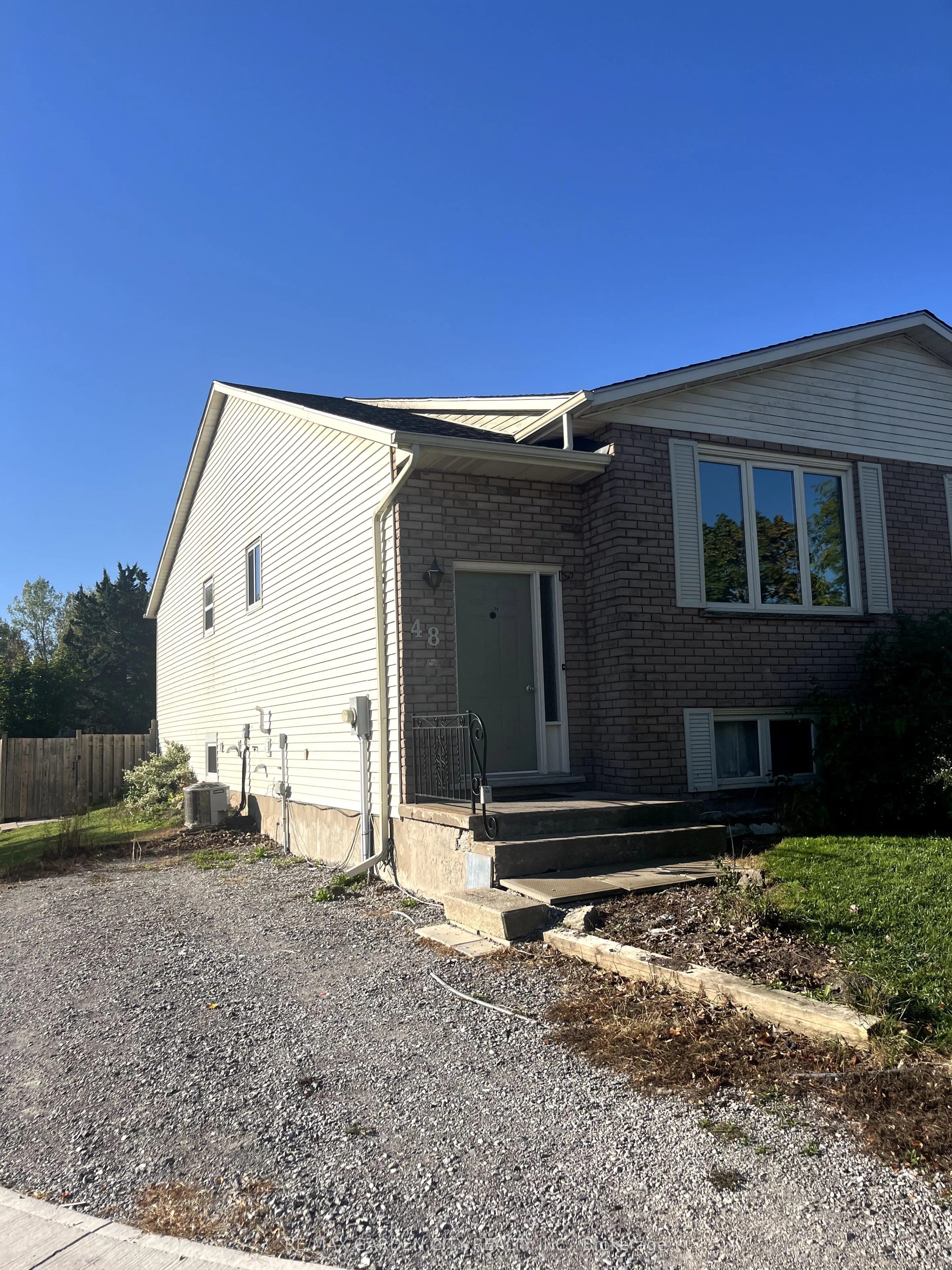 48 Rainbow Court