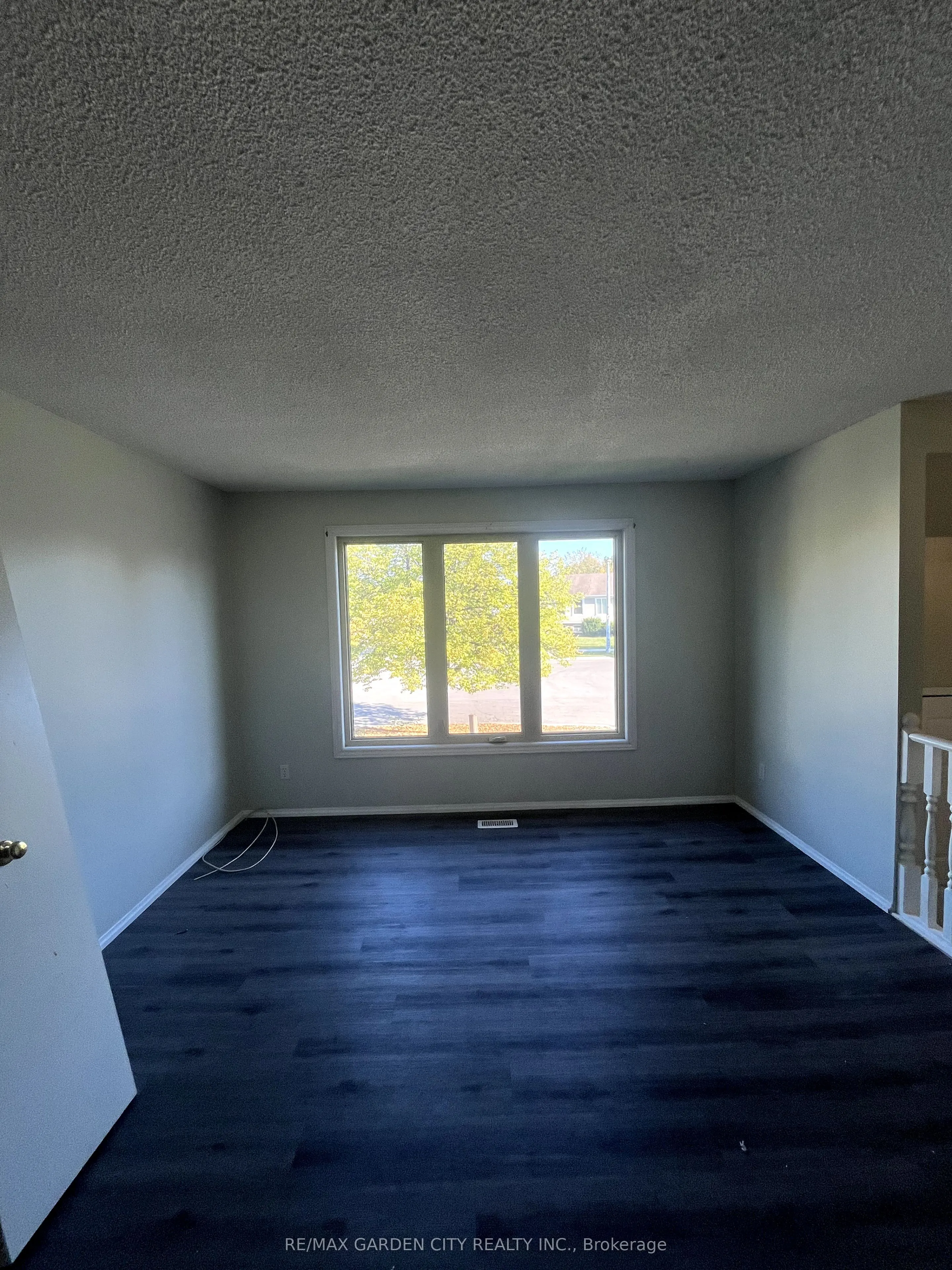 48 Rainbow Court