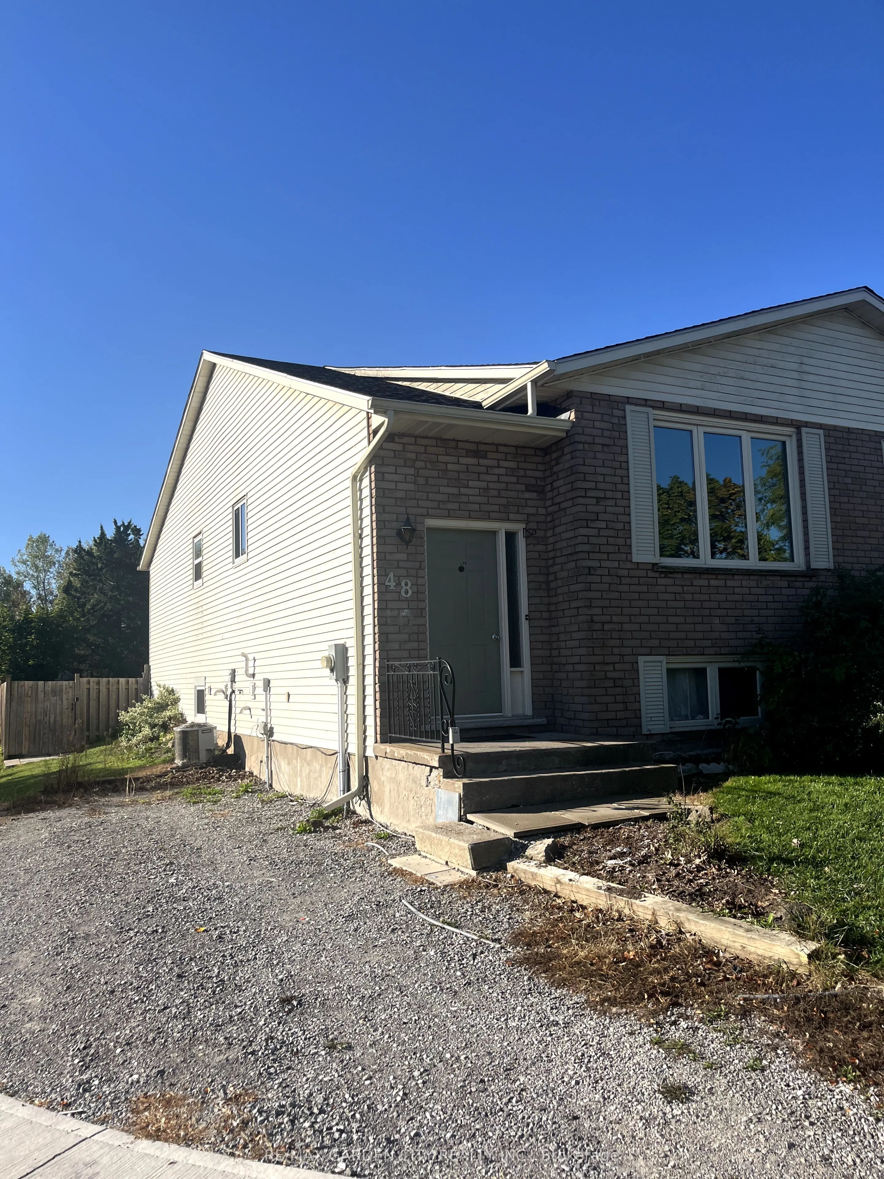 48 Rainbow Court