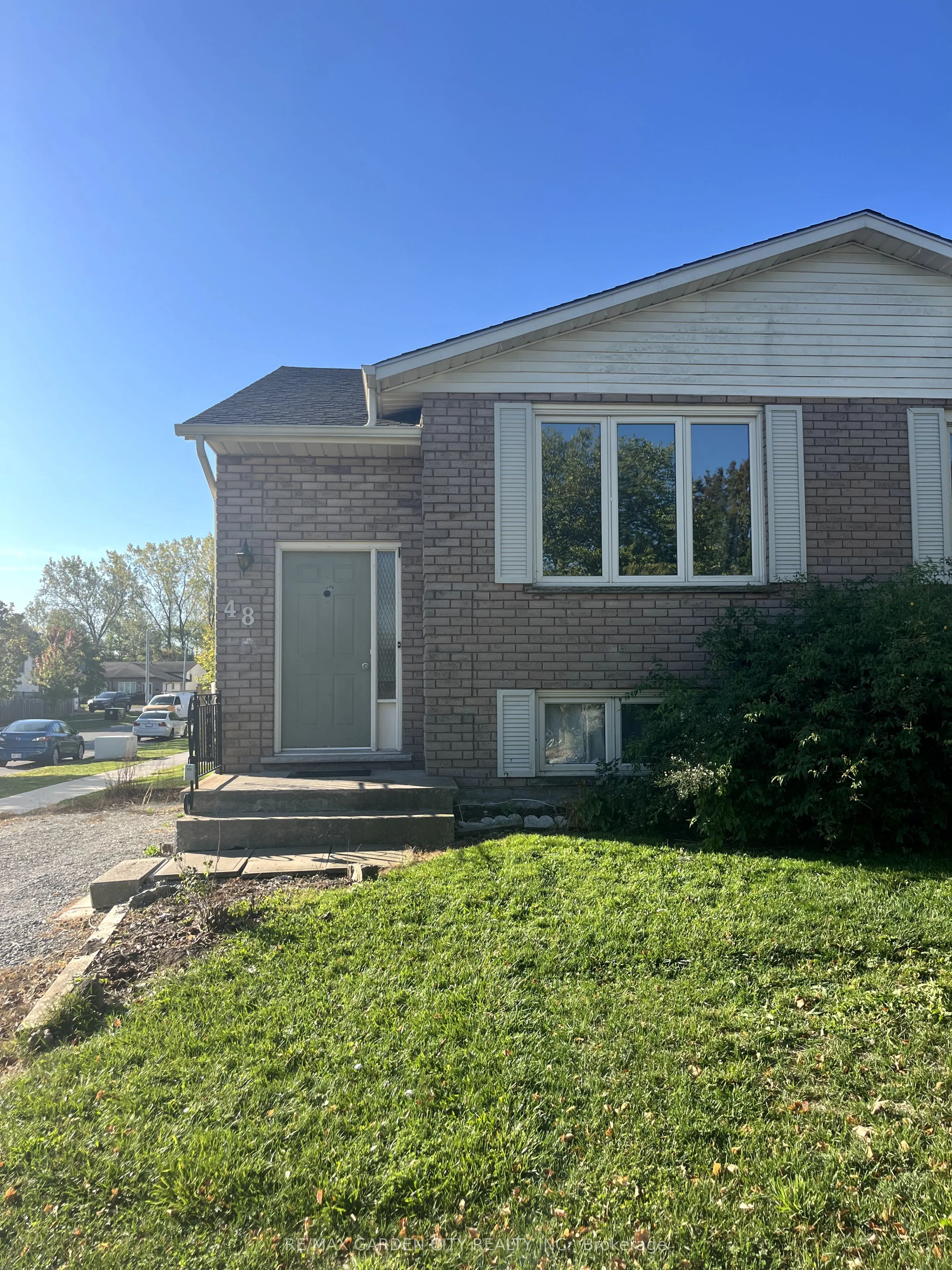 48 Rainbow Court