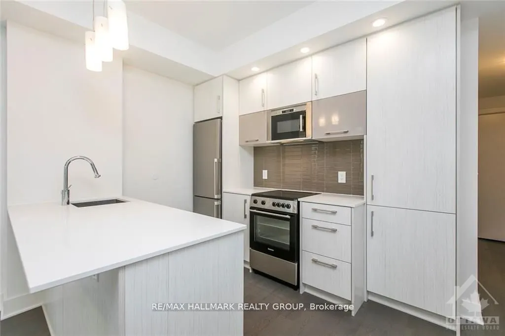 255 Bay Street, Ottawa, #905