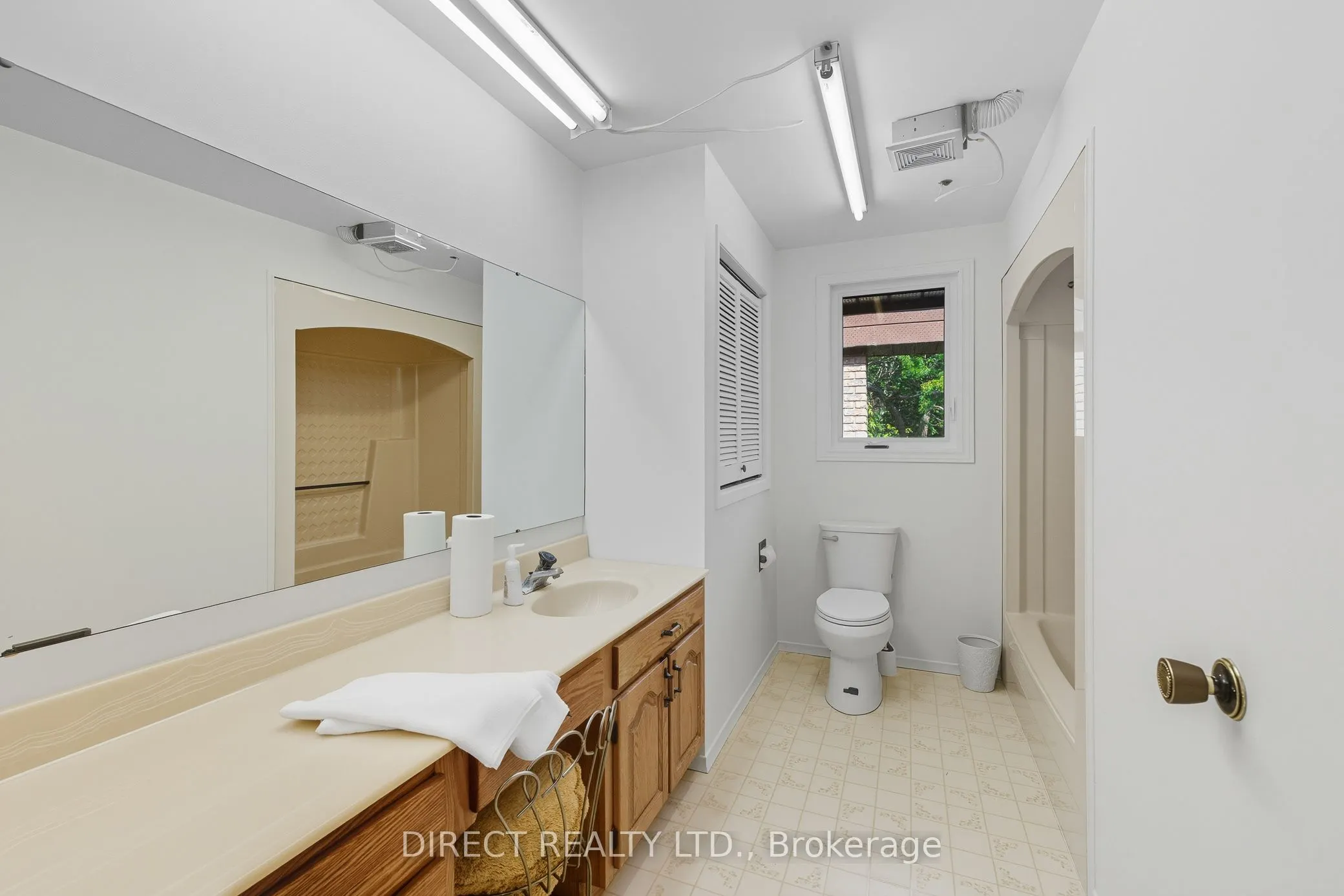 15753 Loyalist Parkway