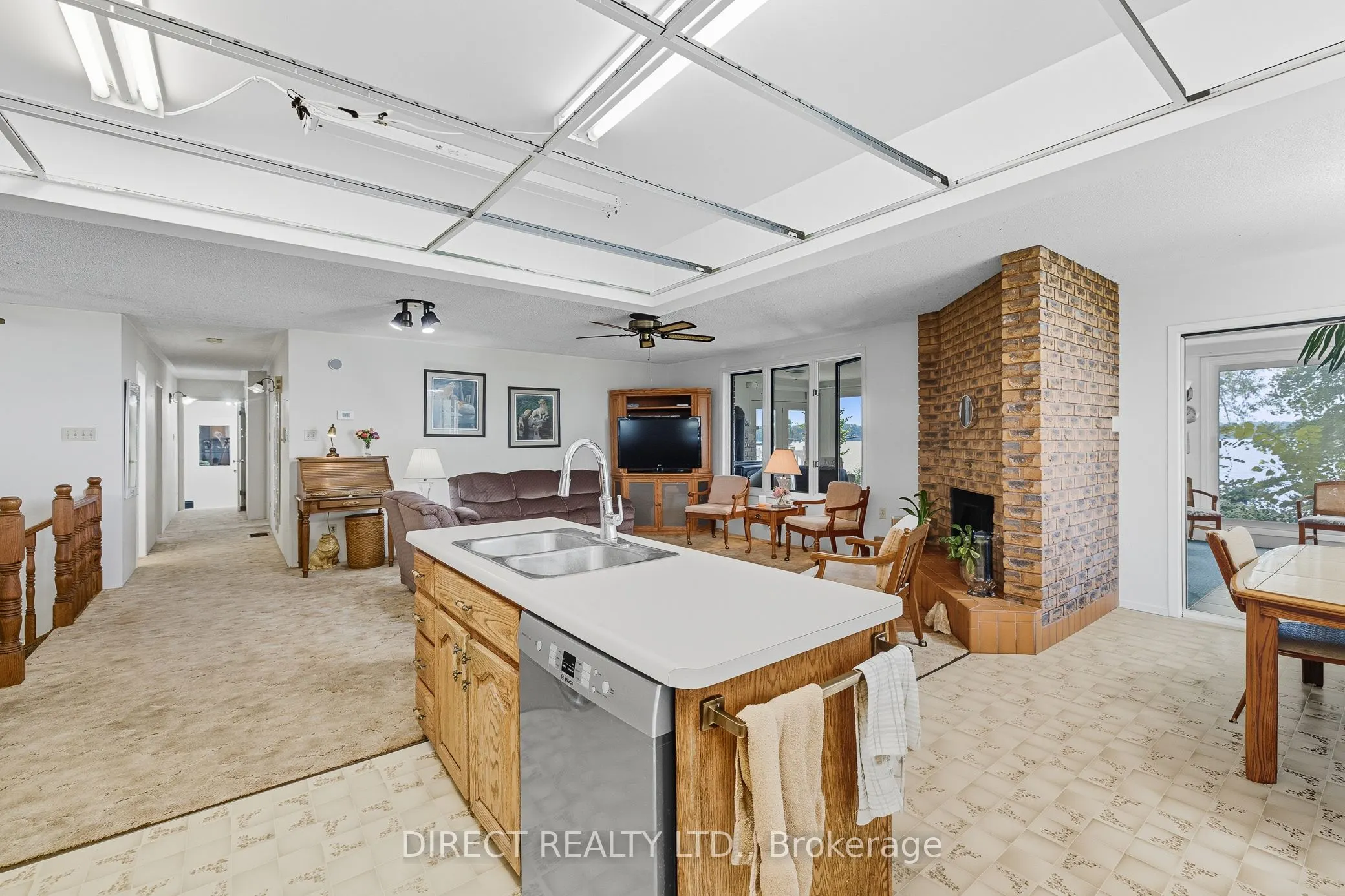 15753 Loyalist Parkway