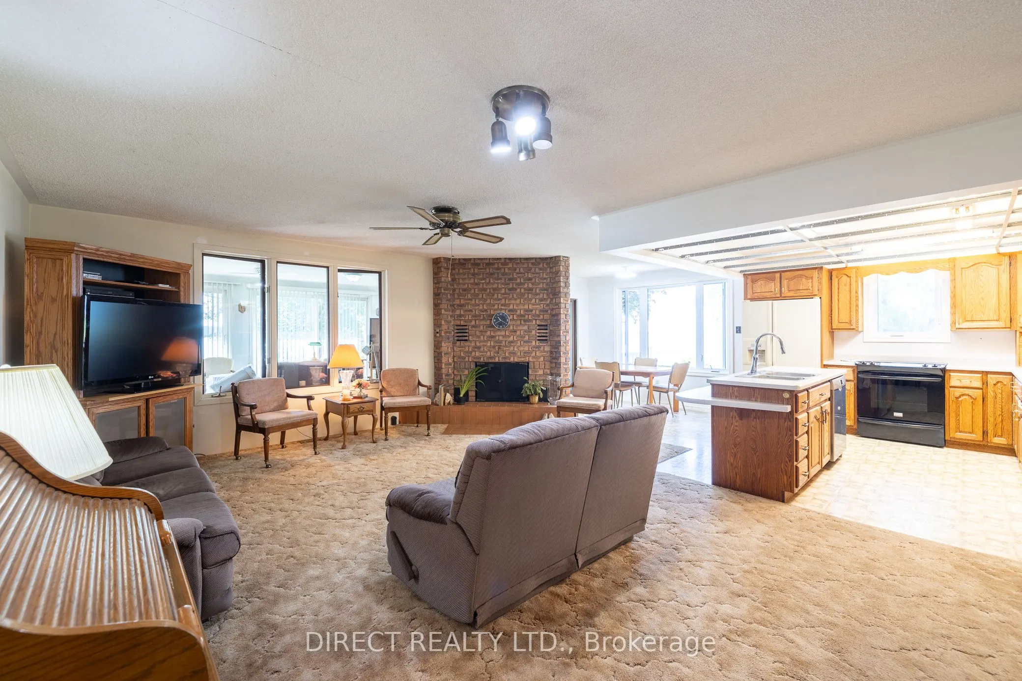 15753 Loyalist Parkway