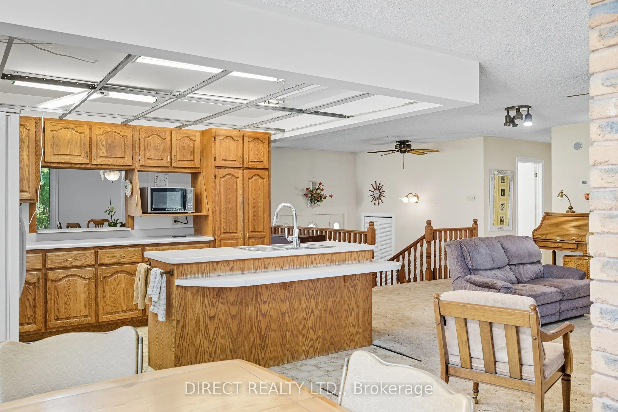 15753 Loyalist Parkway