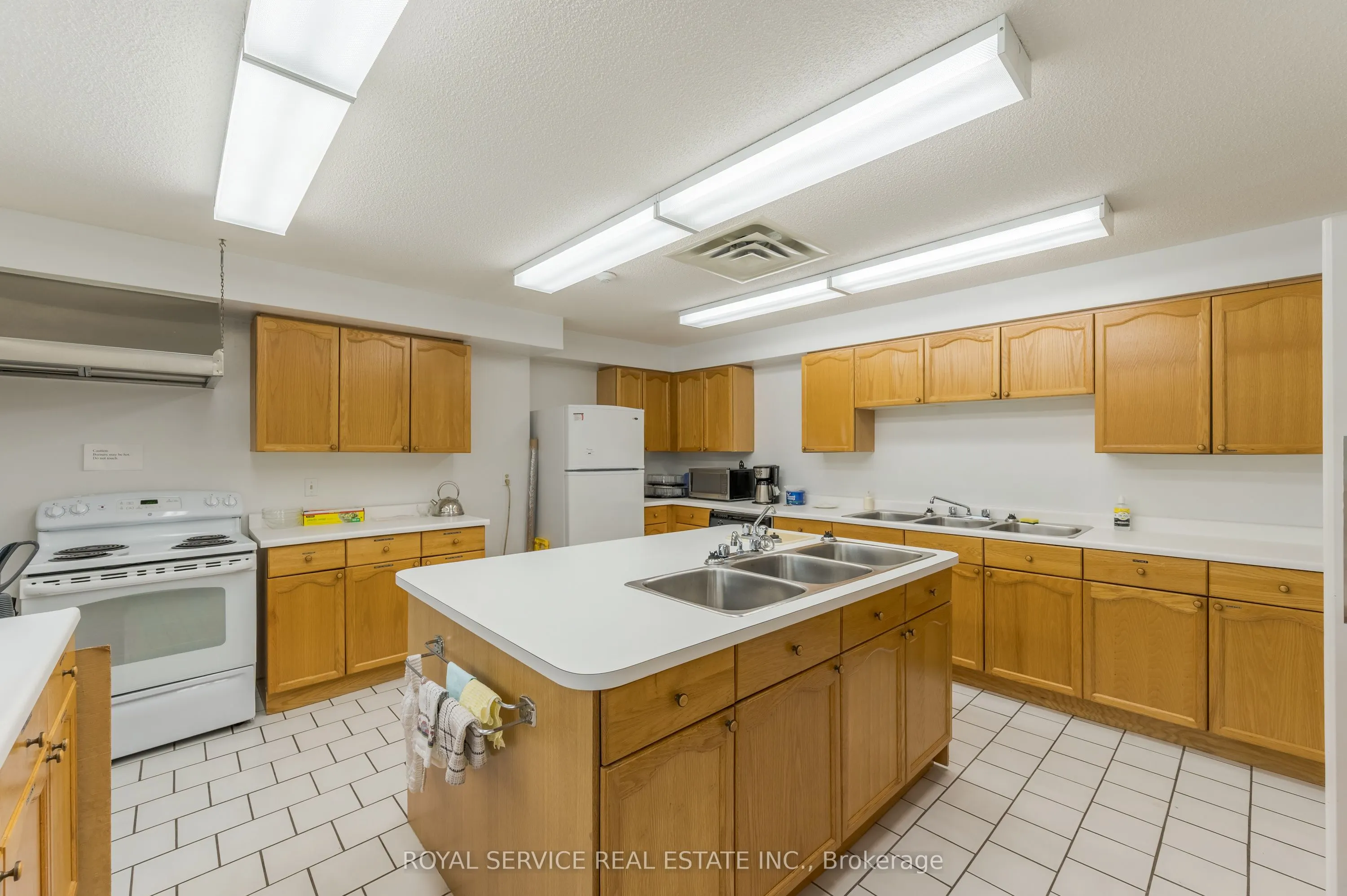 921 Armour Road, #215