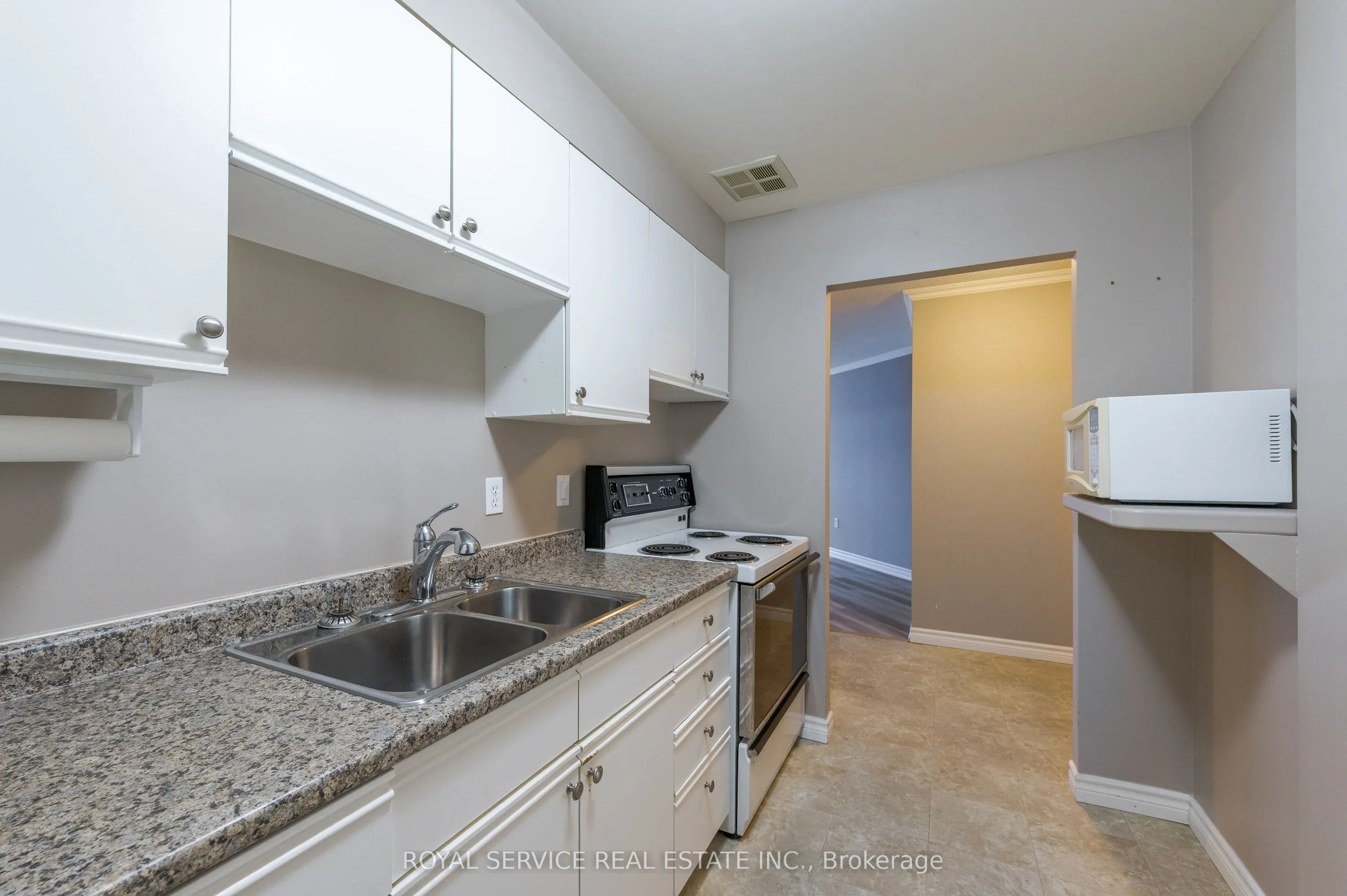921 Armour Road, #215