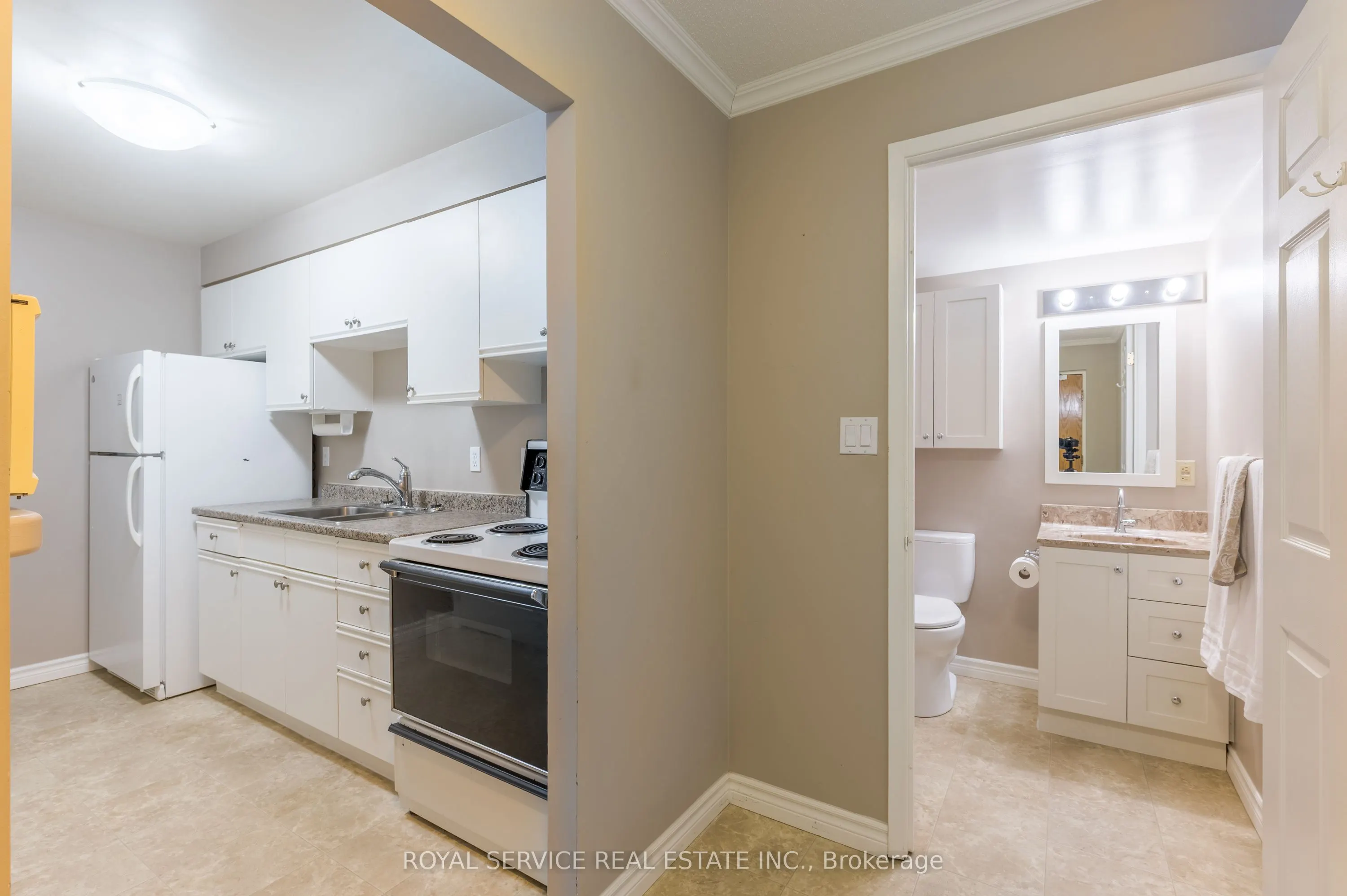921 Armour Road, #215