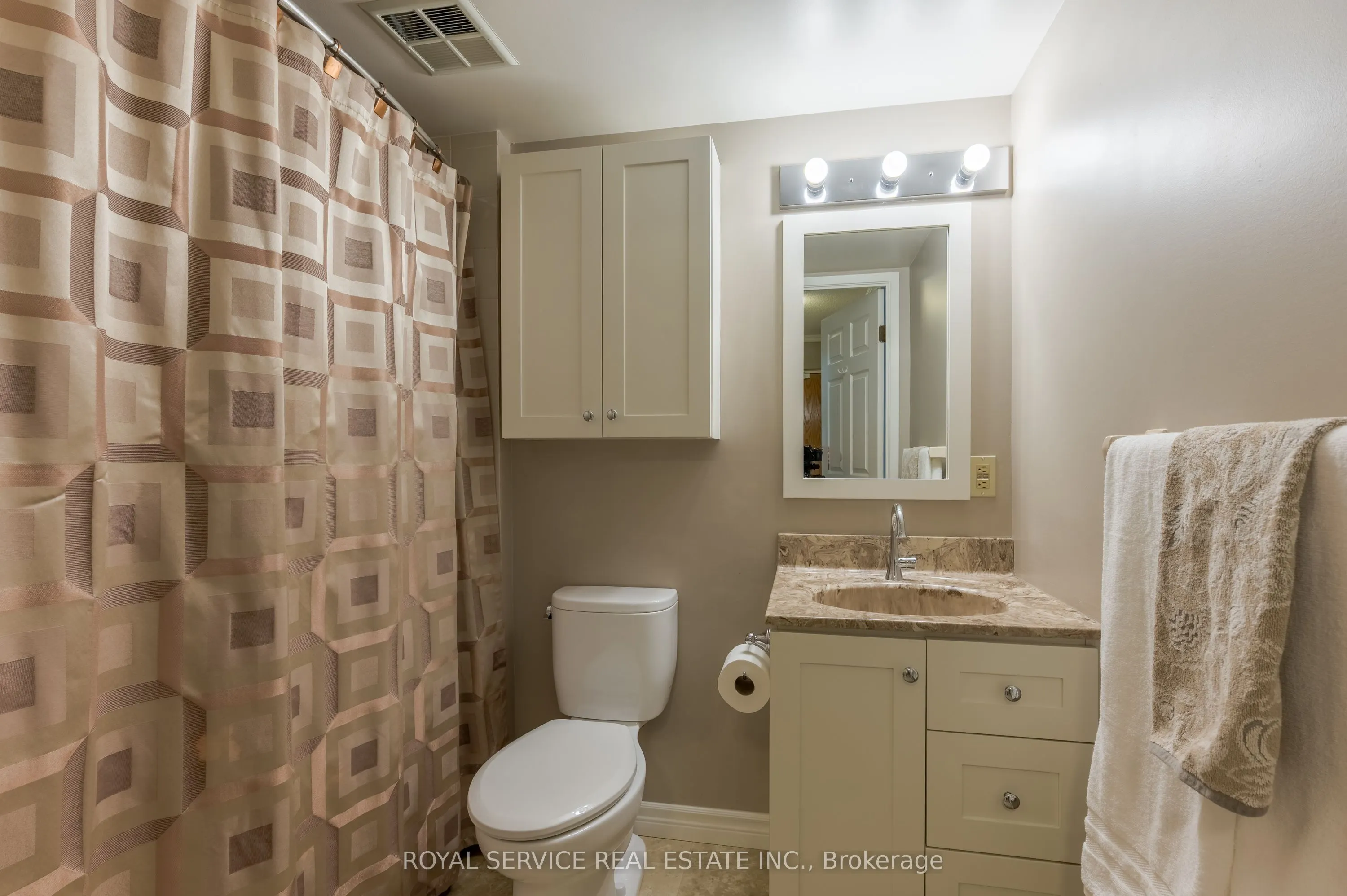 921 Armour Road, #215