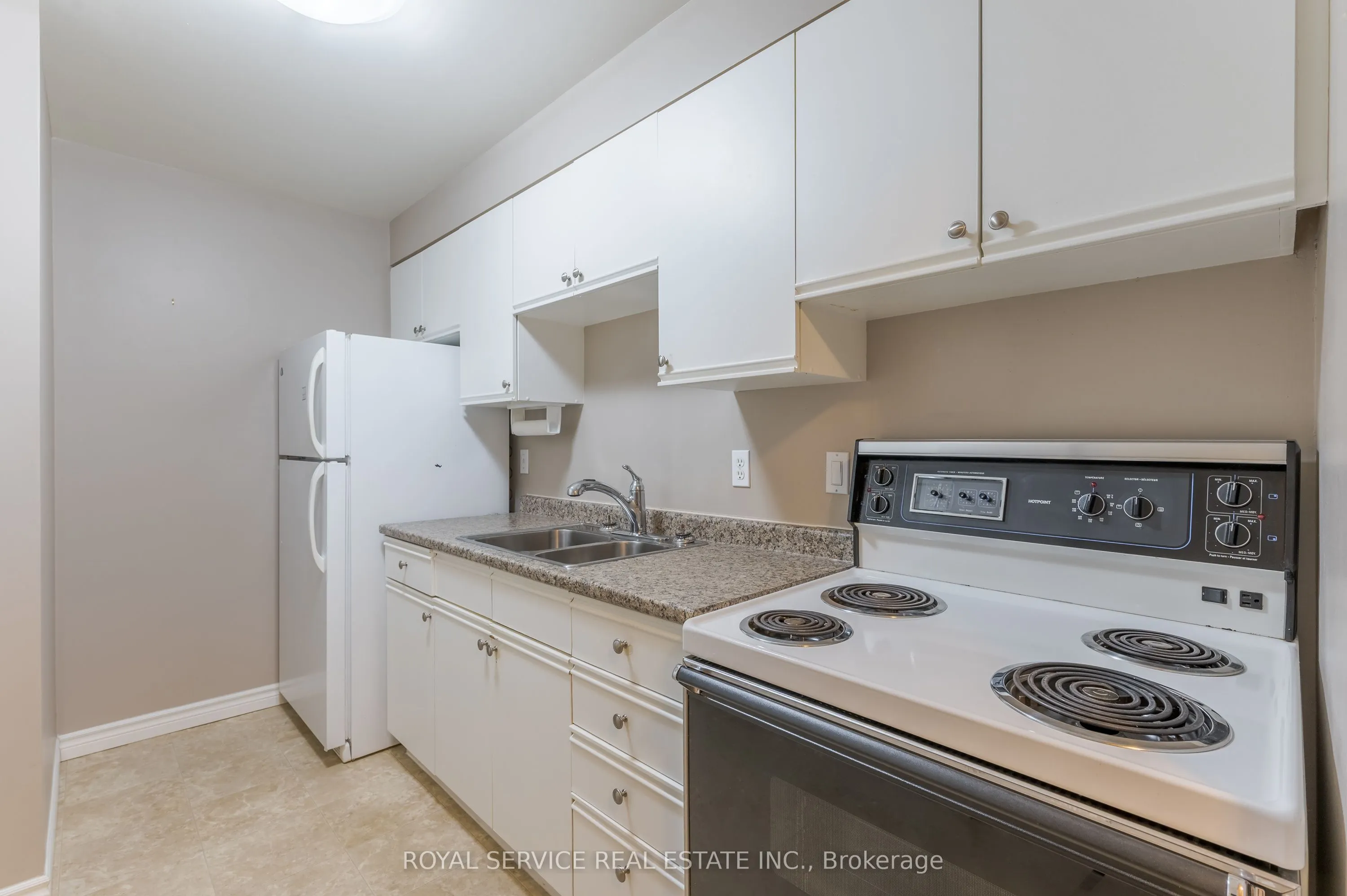 921 Armour Road, #215