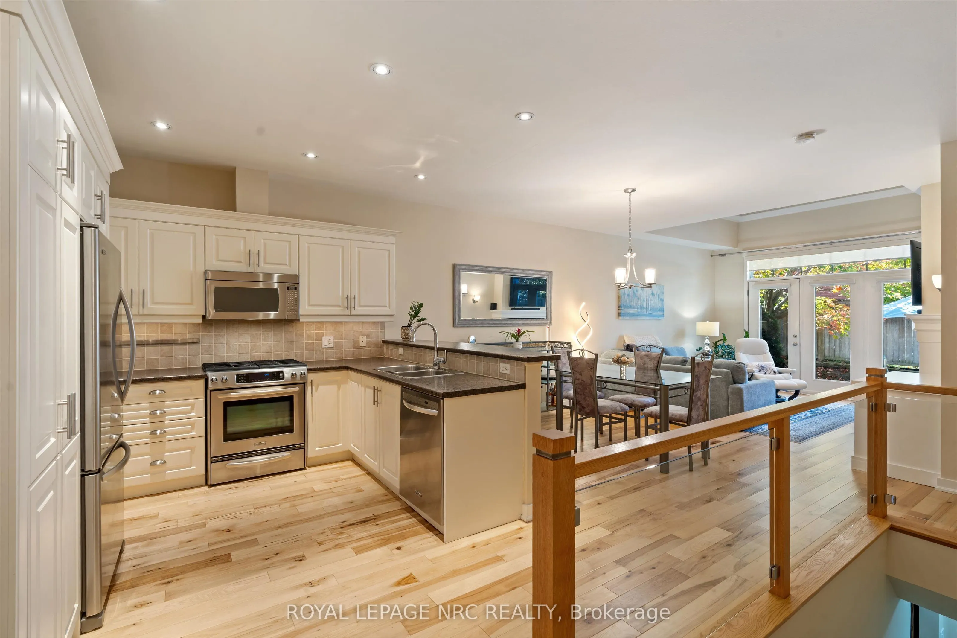 2880 King Street, #20