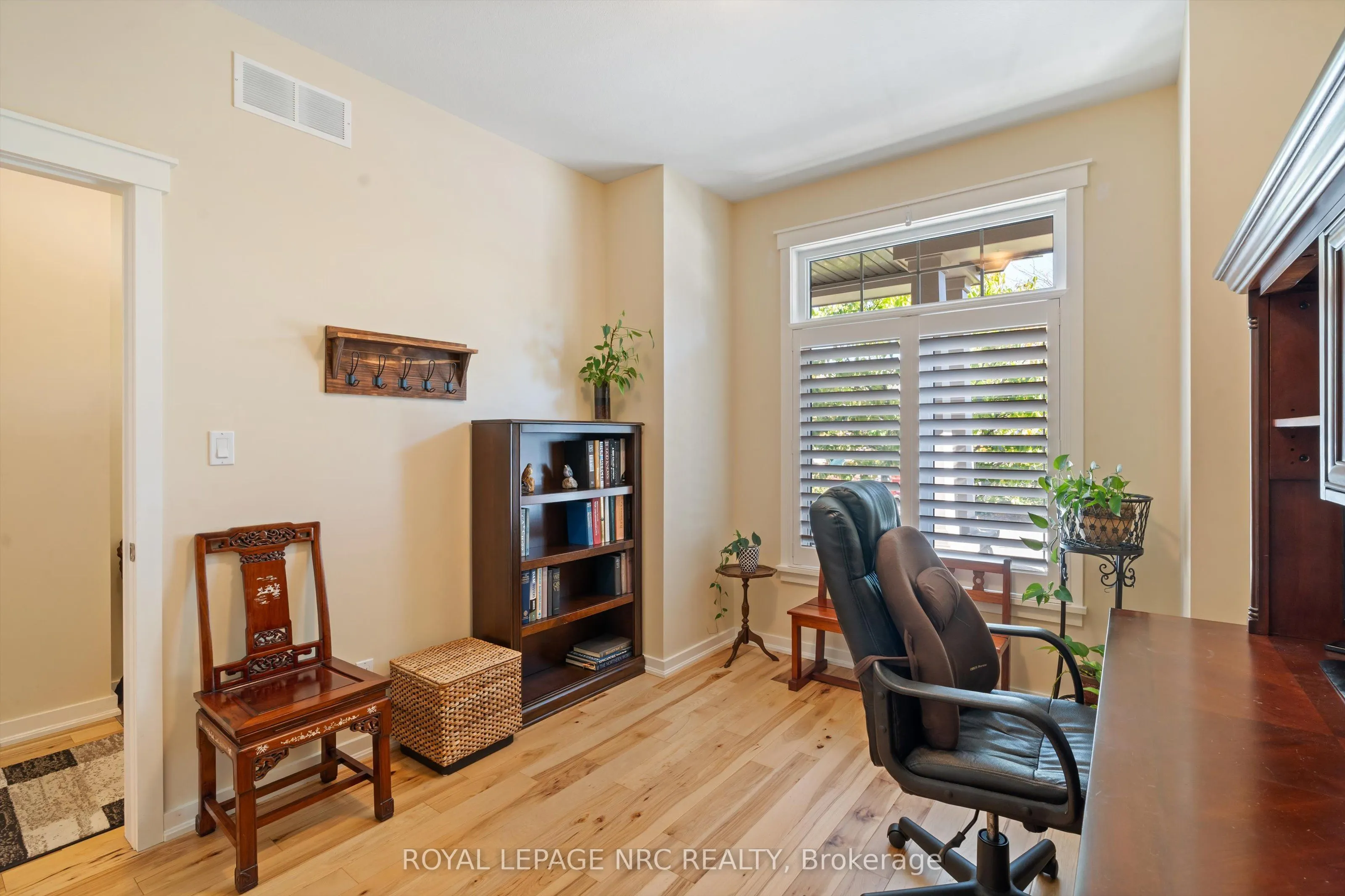 2880 King Street, #20