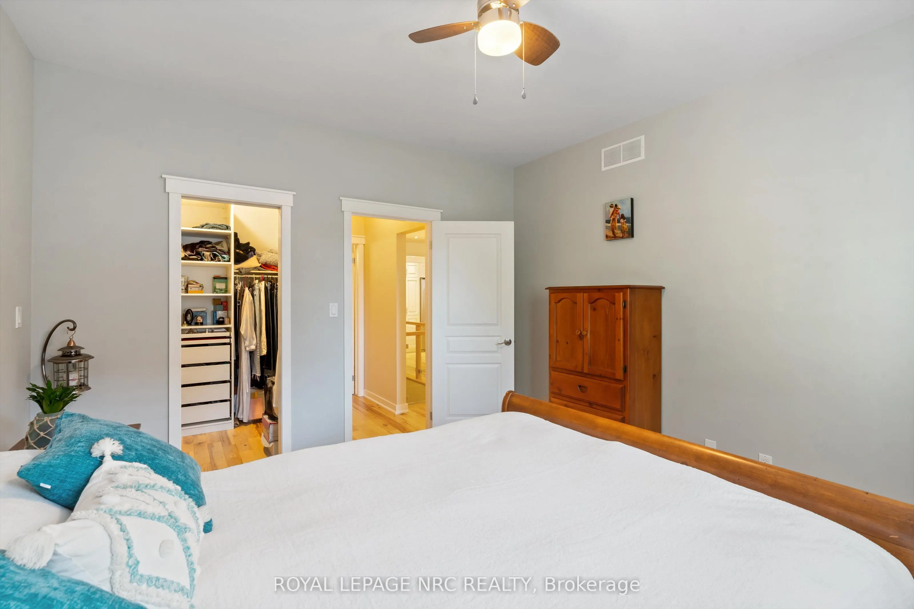 2880 King Street, #20