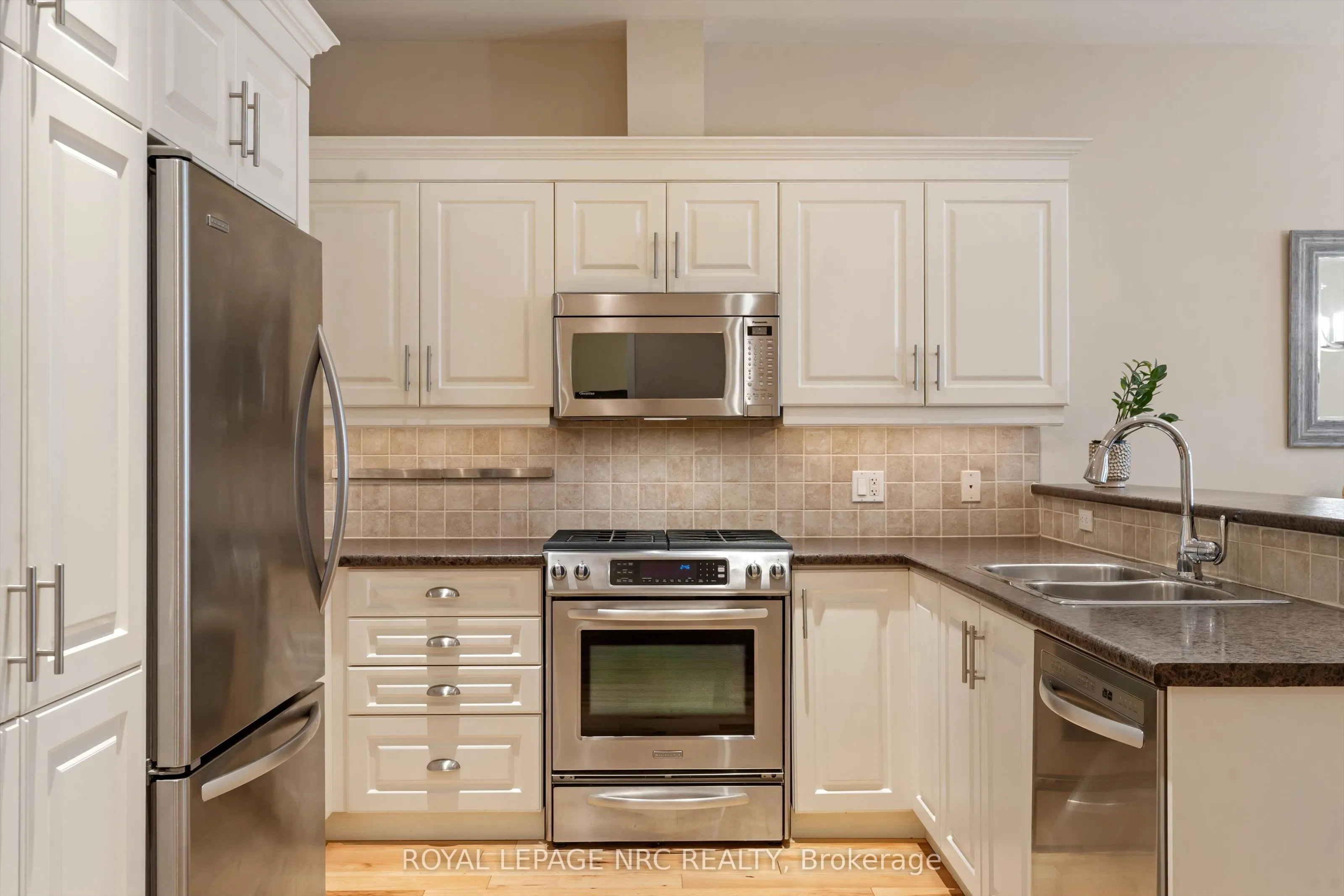 2880 King Street, #20